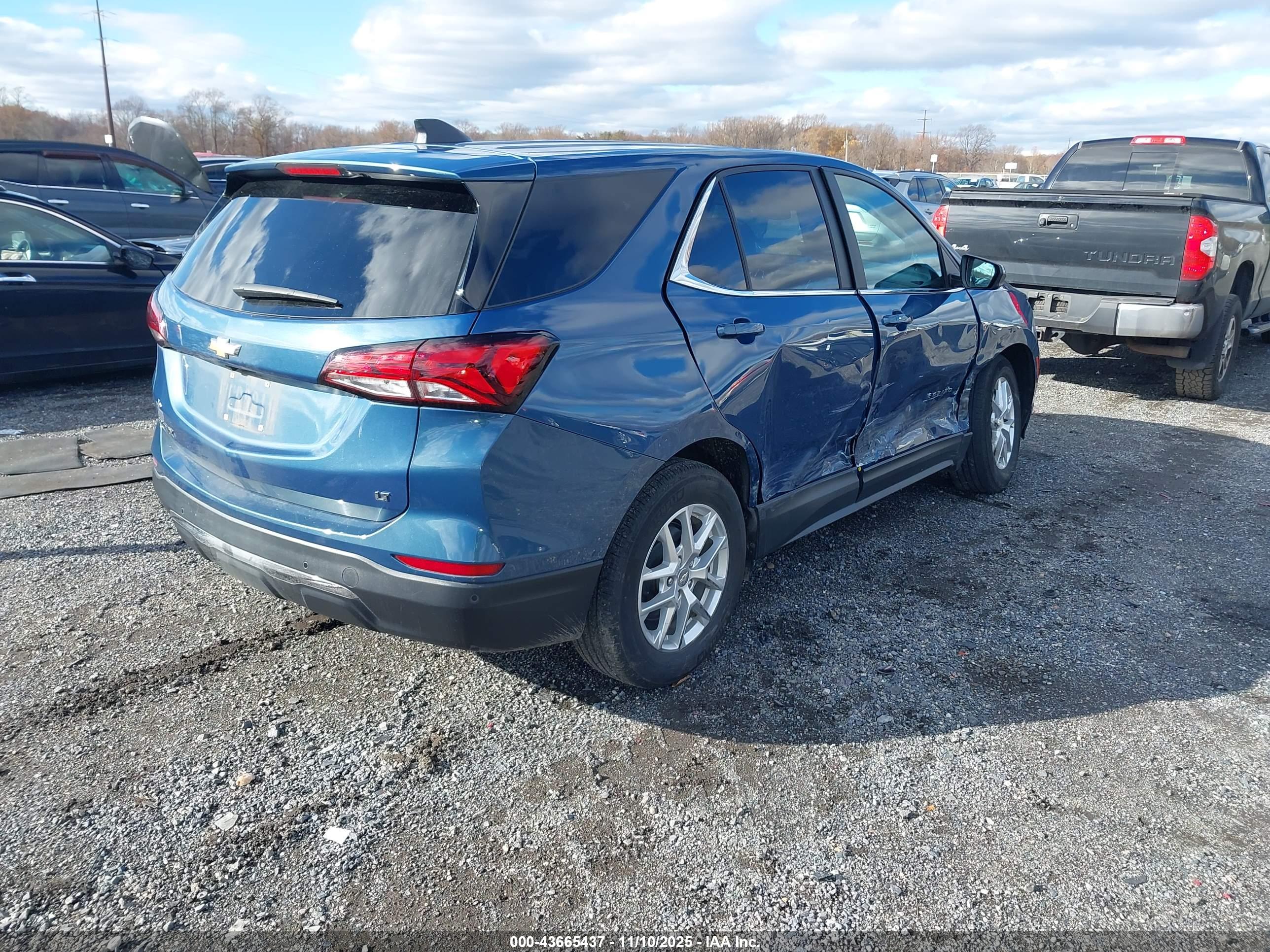 CHEVROLET EQUINOX image 4