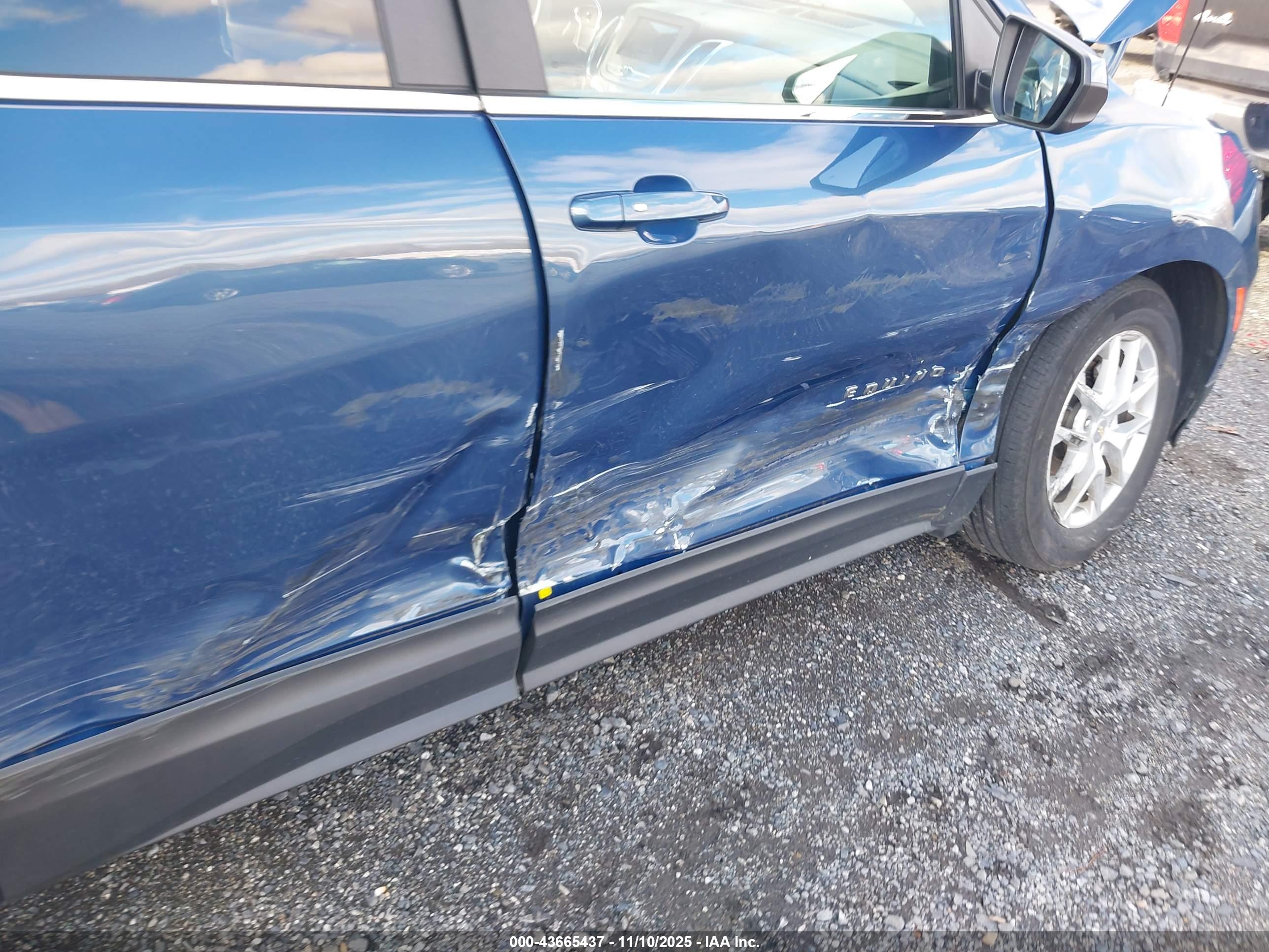 CHEVROLET EQUINOX image 6