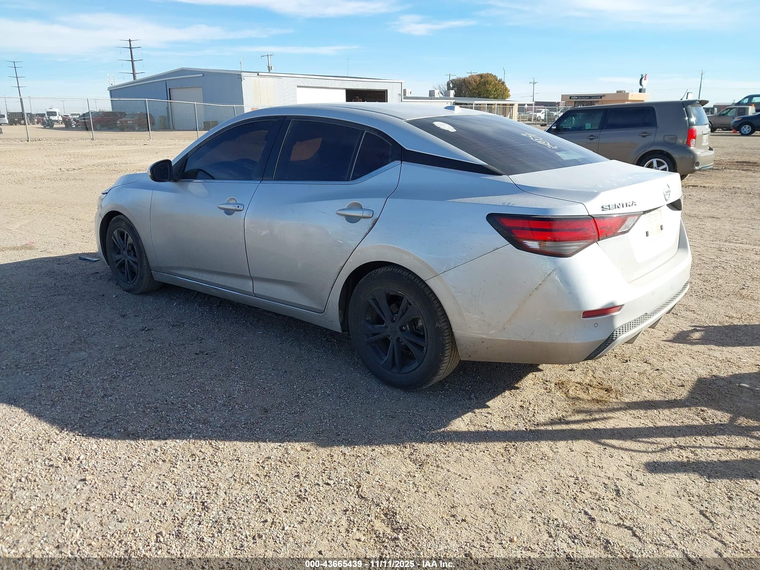 NISSAN SENTRA image 3