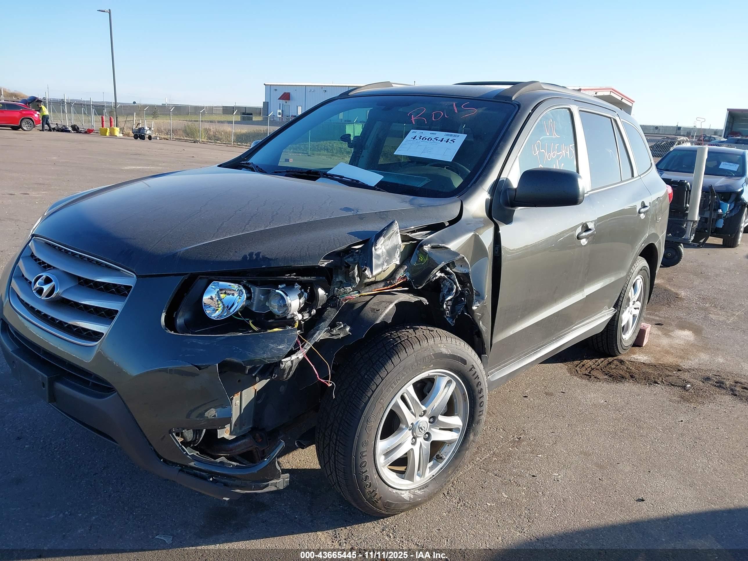 HYUNDAI SANTA image 6