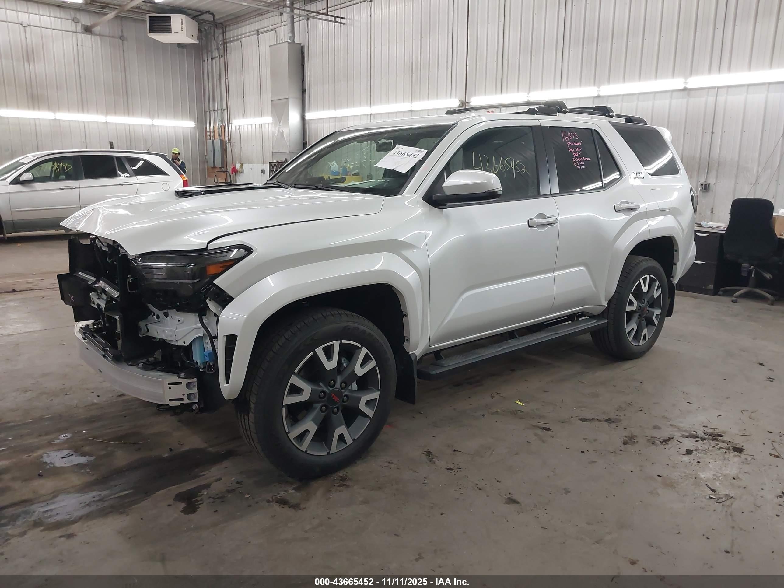 TOYOTA 4RUNNER image 2