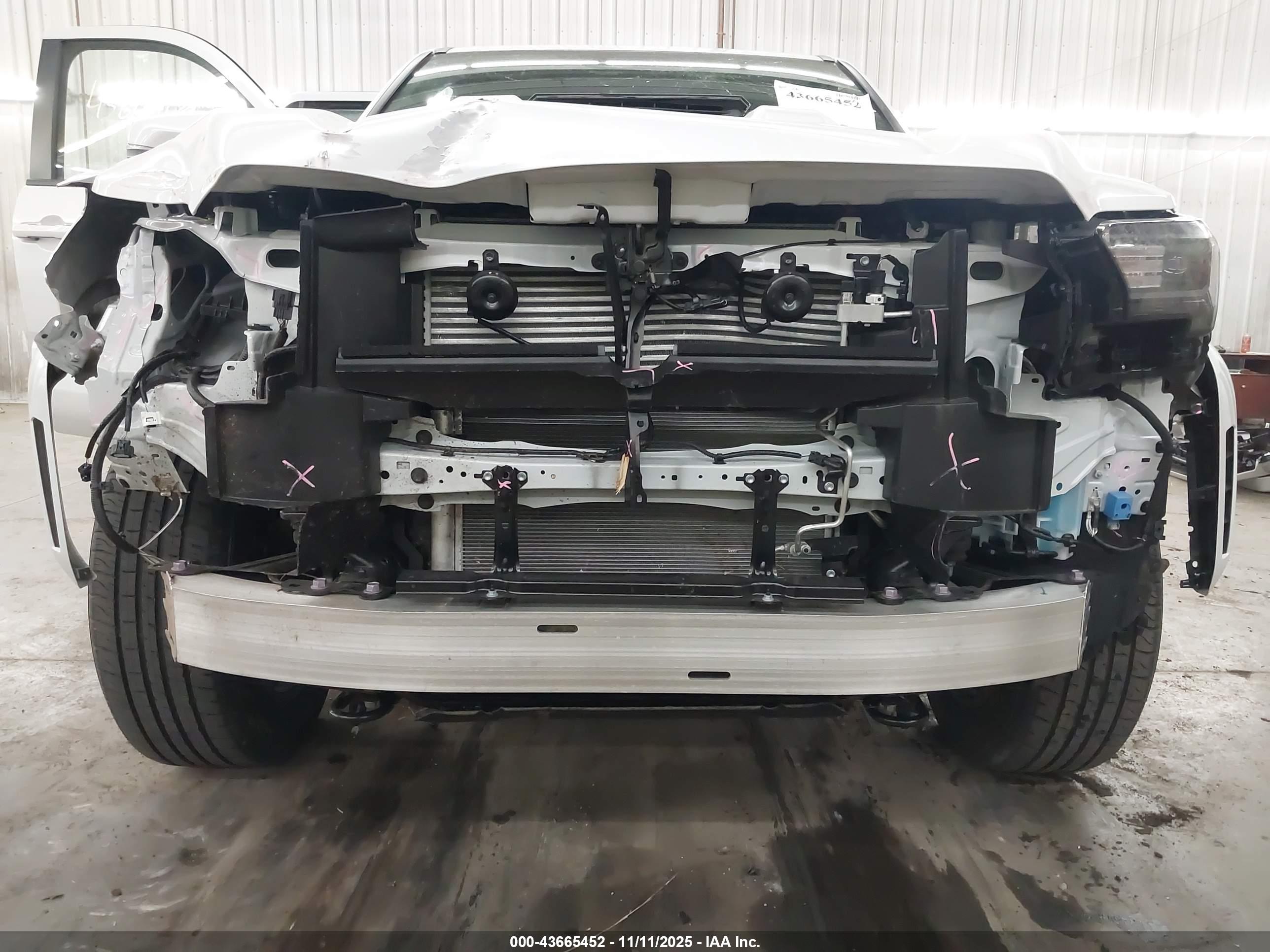 TOYOTA 4RUNNER image 6