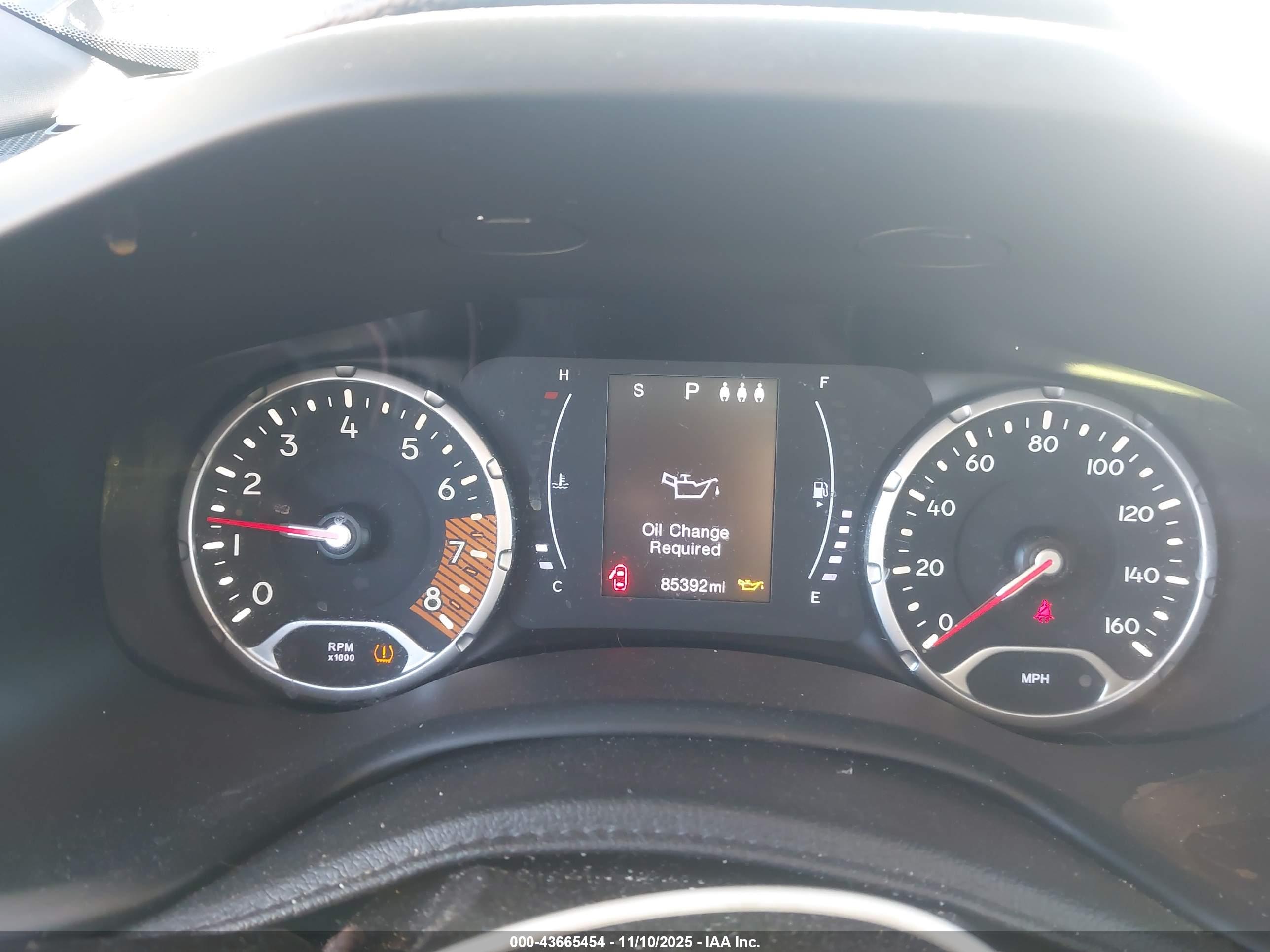 JEEP RENEGADE image 7