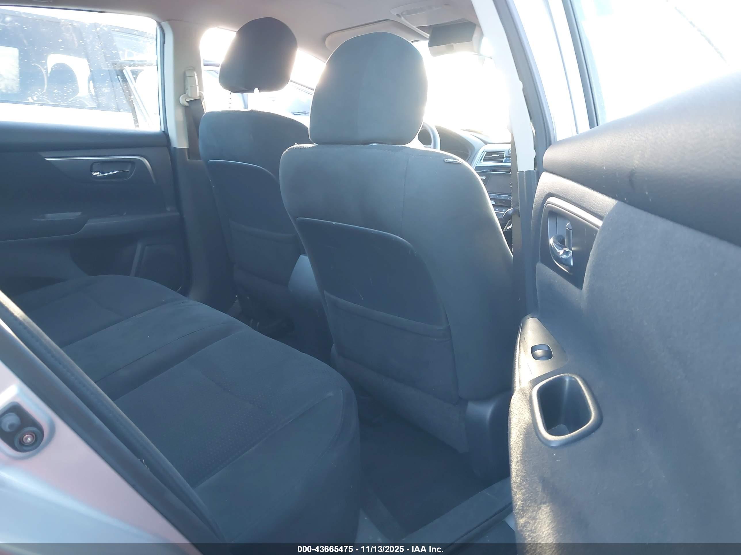 NISSAN ALTIMA image 8