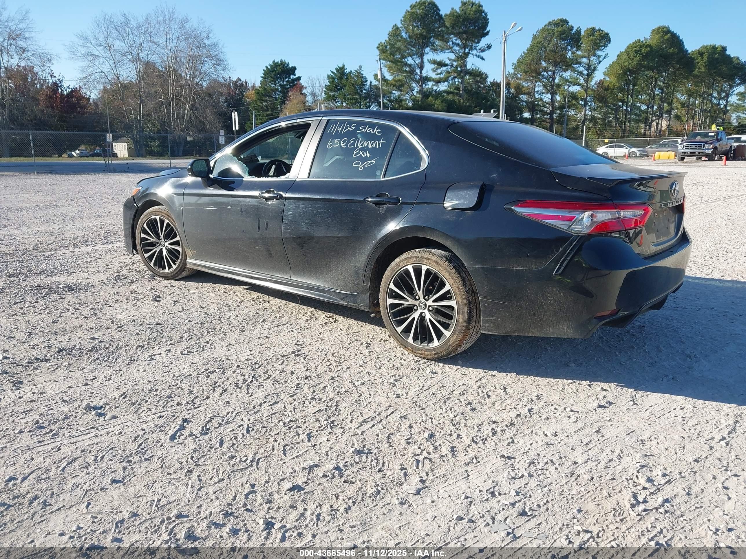 TOYOTA CAMRY image 3