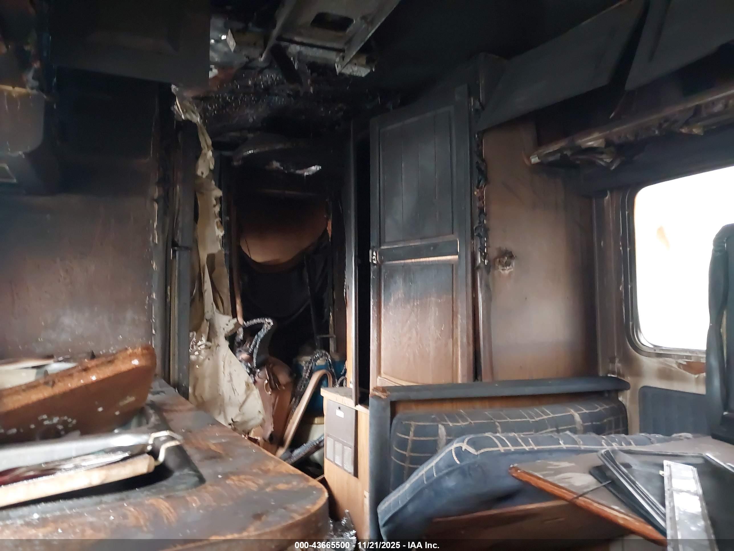WINNEBAGO P30 image 8