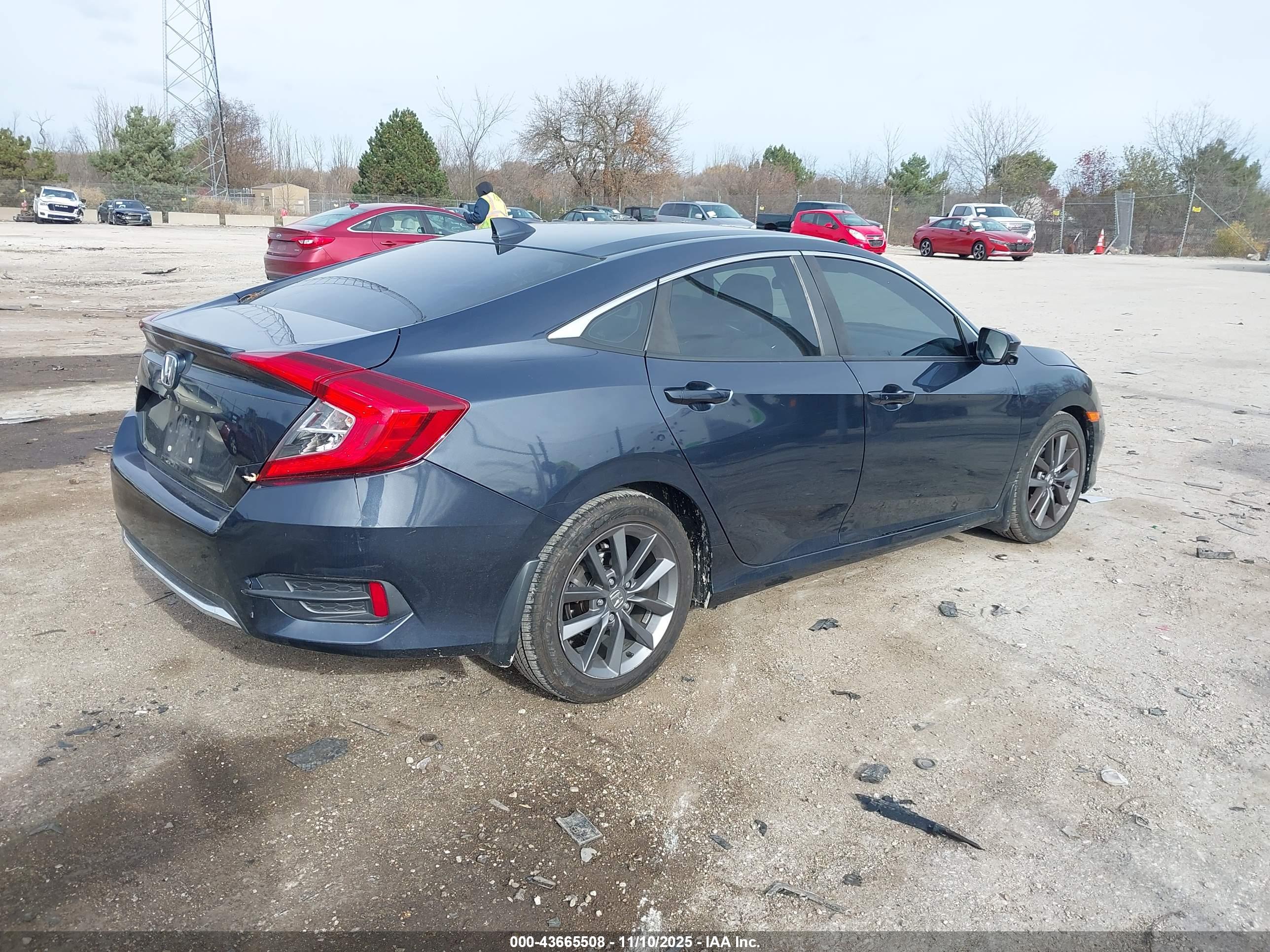HONDA CIVIC image 4