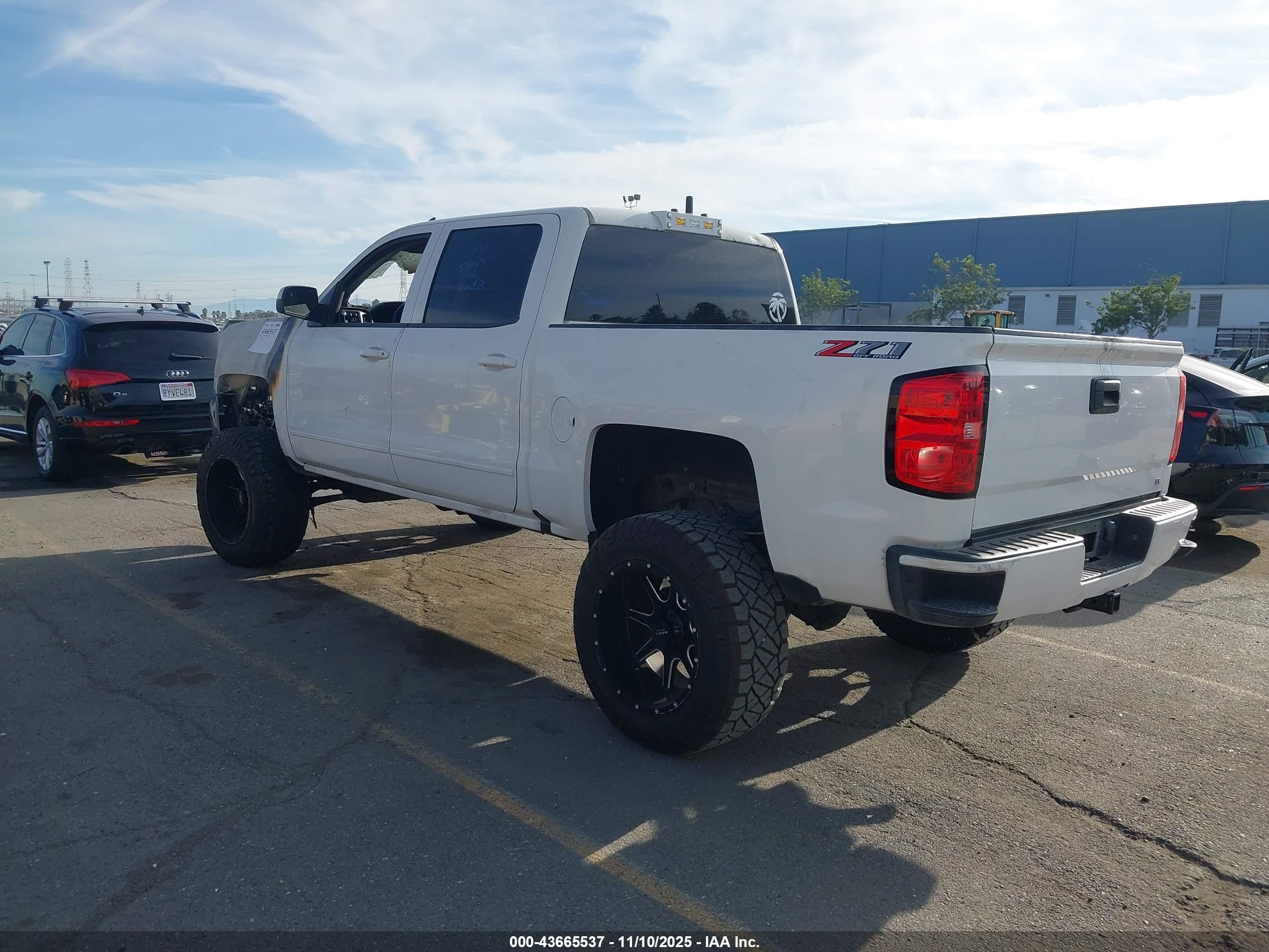 CHEVROLET SILVERADO image 3