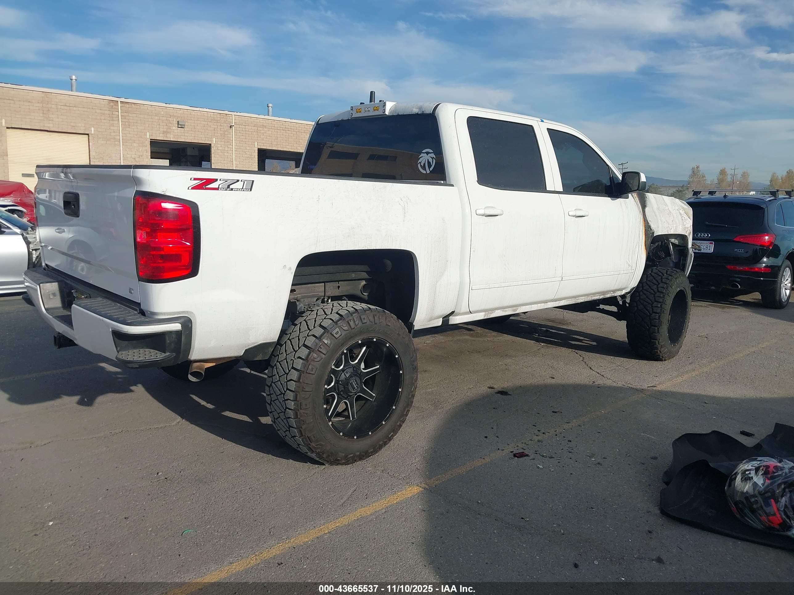 CHEVROLET SILVERADO image 4
