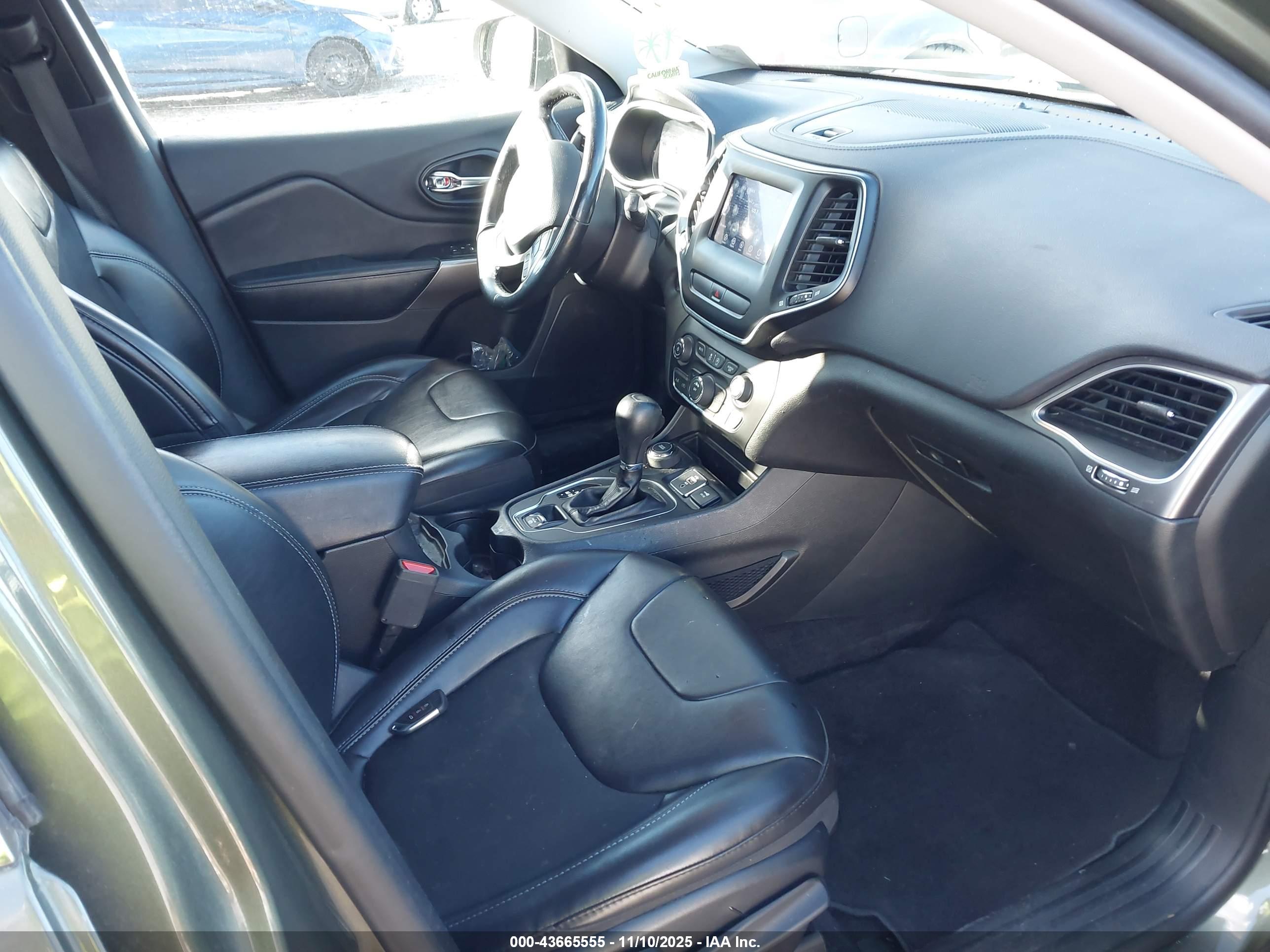 JEEP CHEROKEE image 5