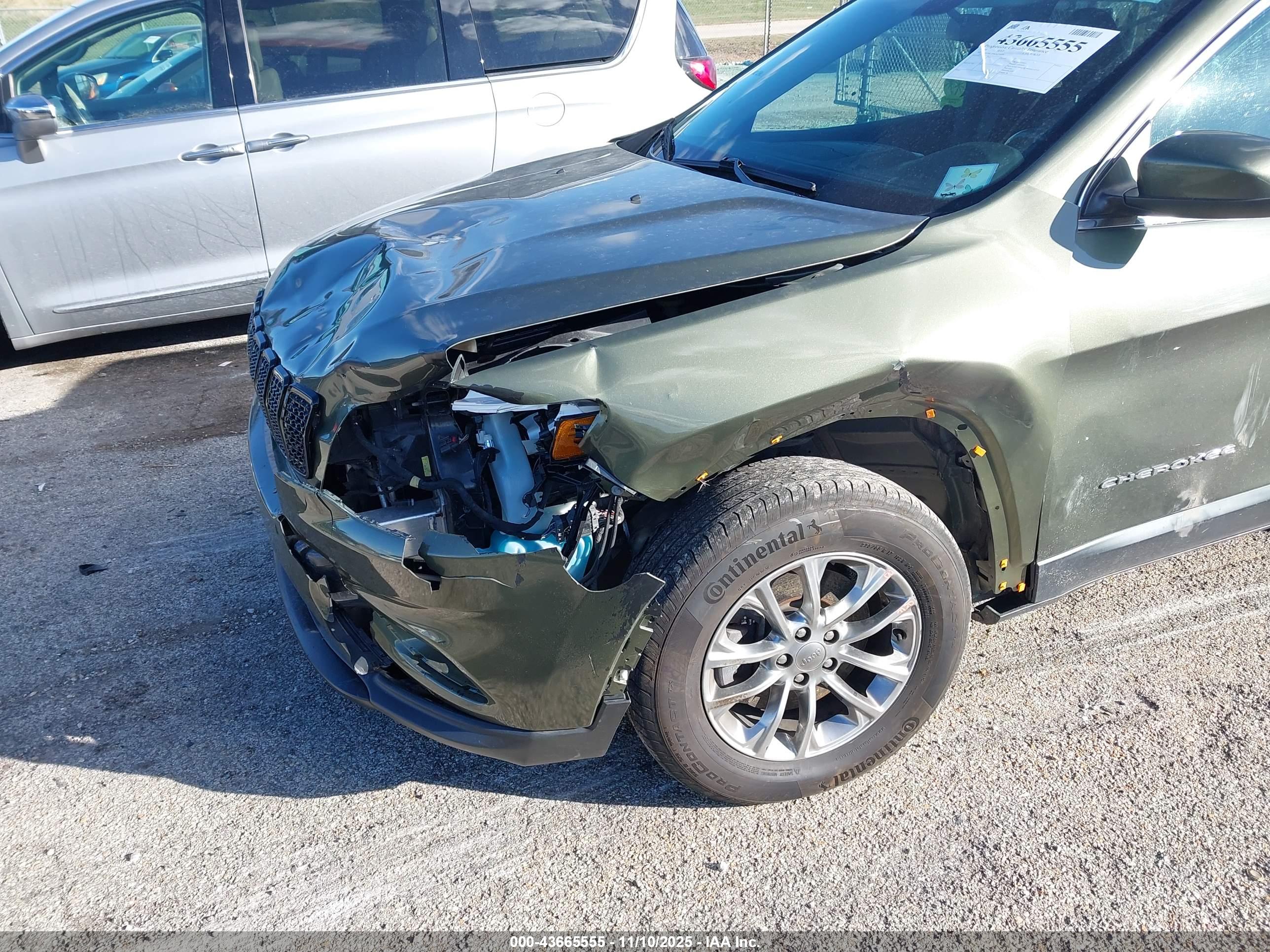 JEEP CHEROKEE image 6
