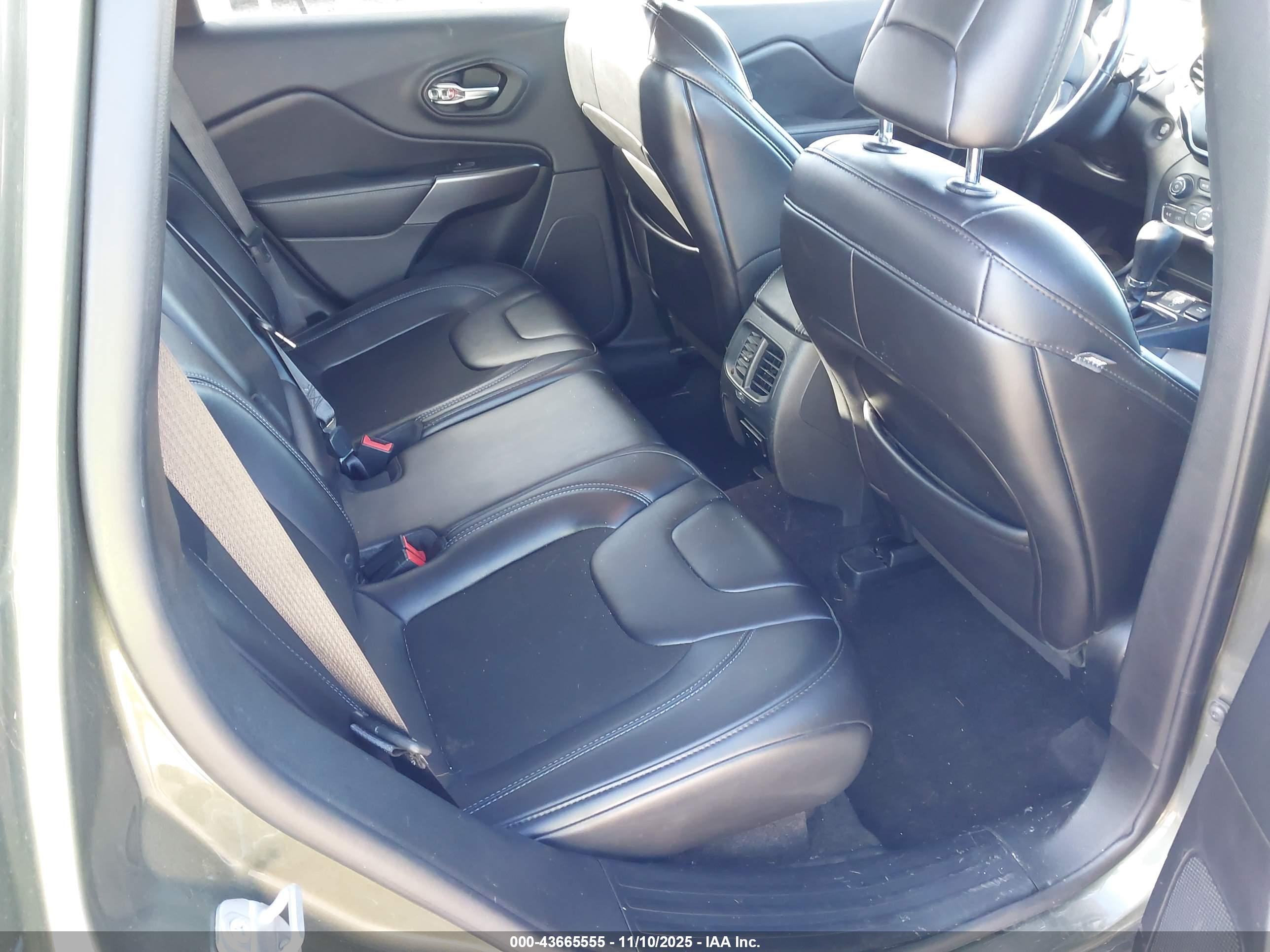JEEP CHEROKEE image 8