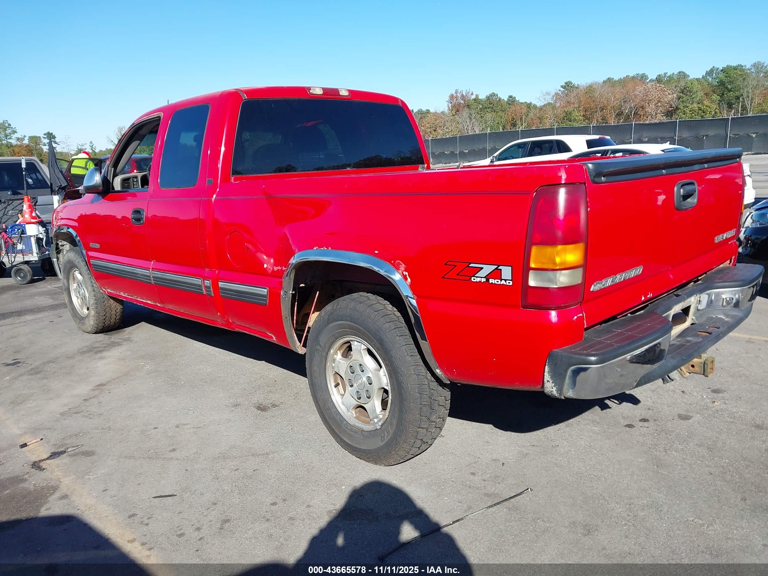 CHEVROLET SILVERADO image 3