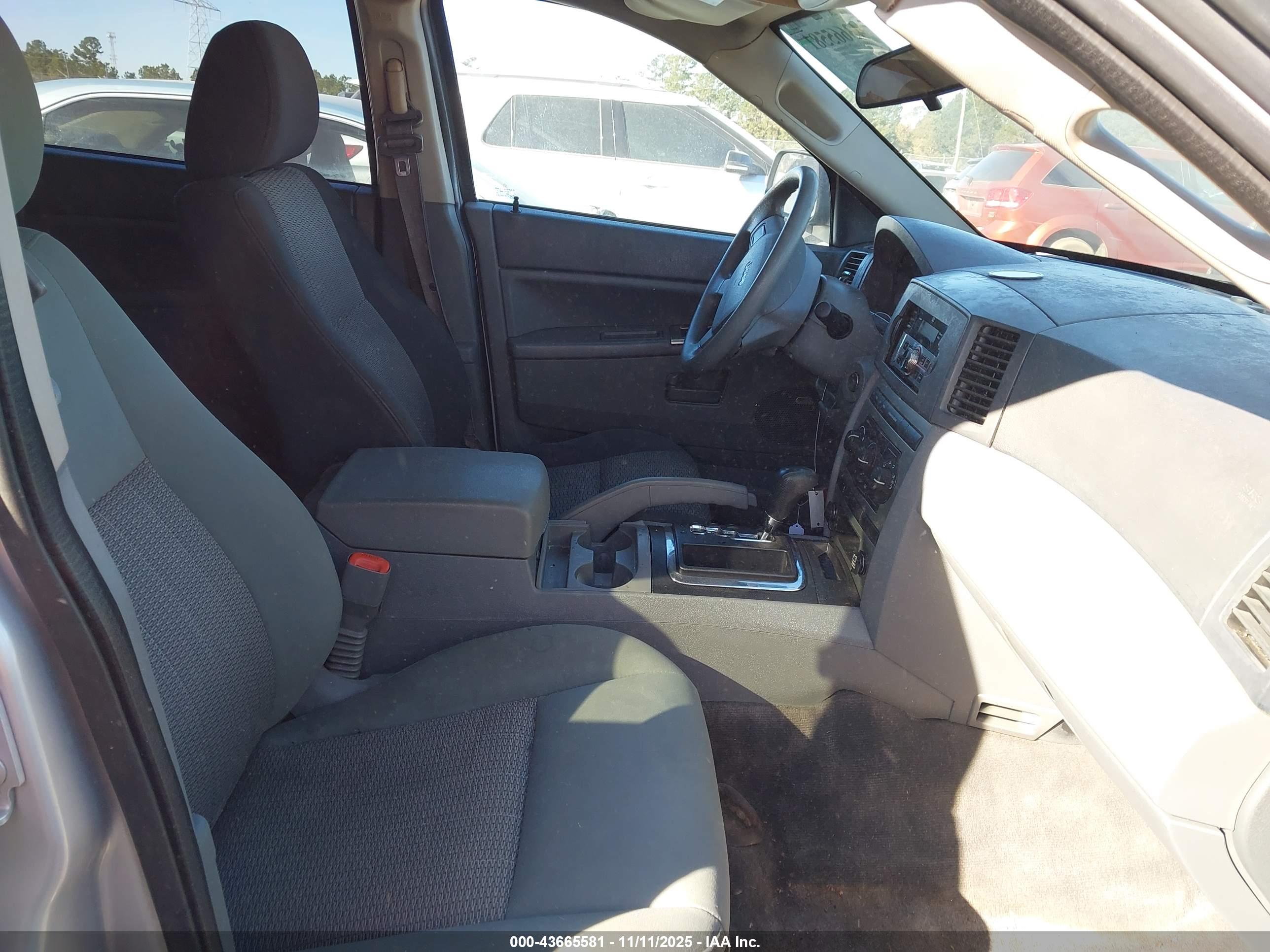 JEEP GRAND image 5