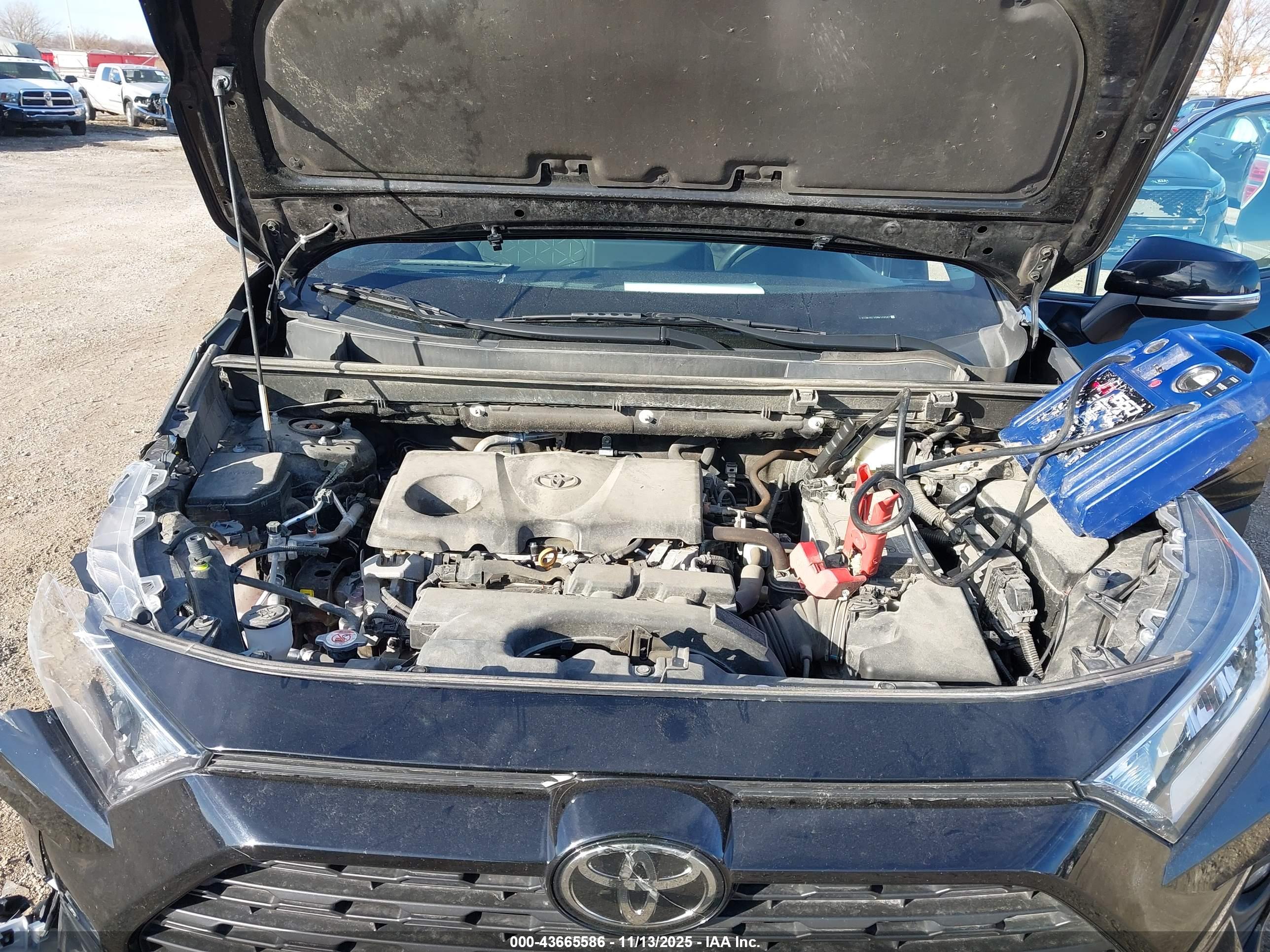 TOYOTA RAV4 image 10