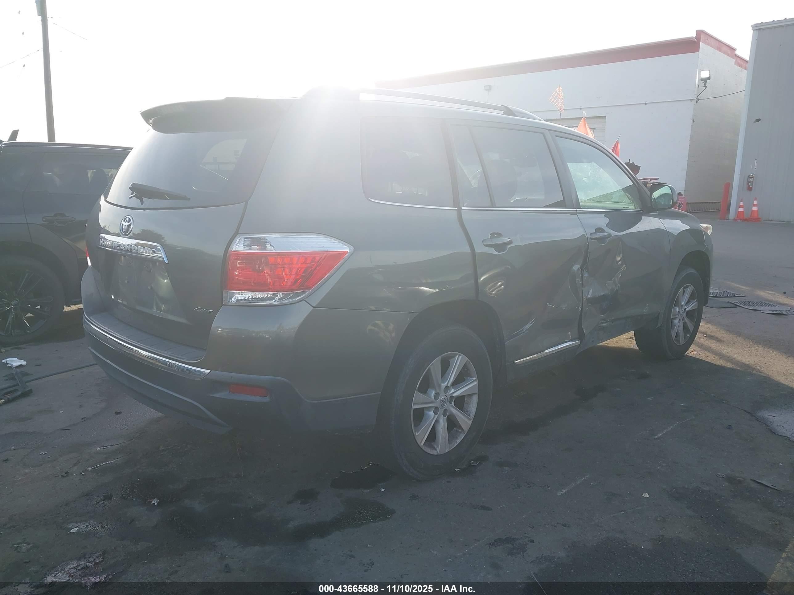 TOYOTA HIGHLANDER image 4