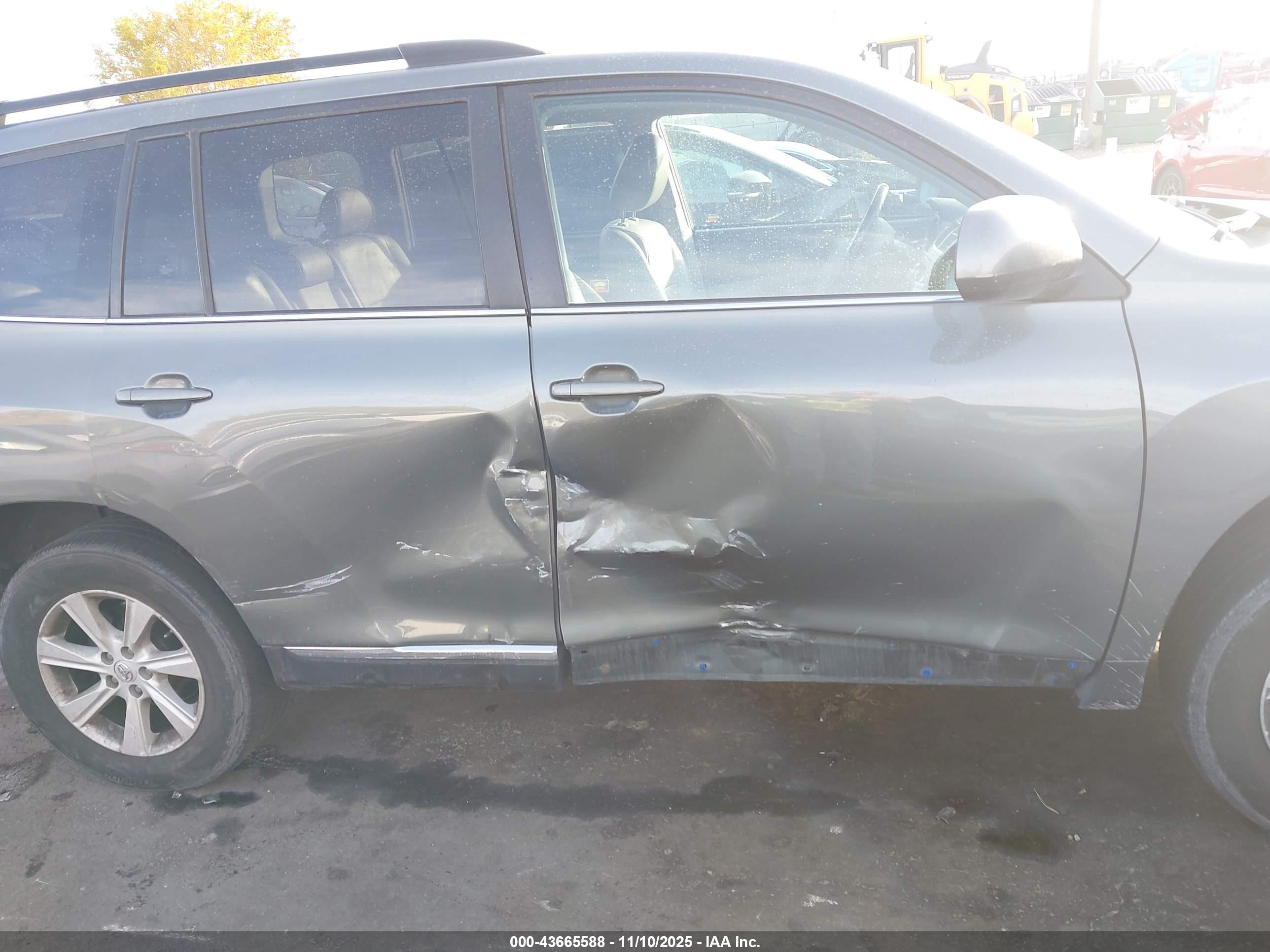TOYOTA HIGHLANDER image 6