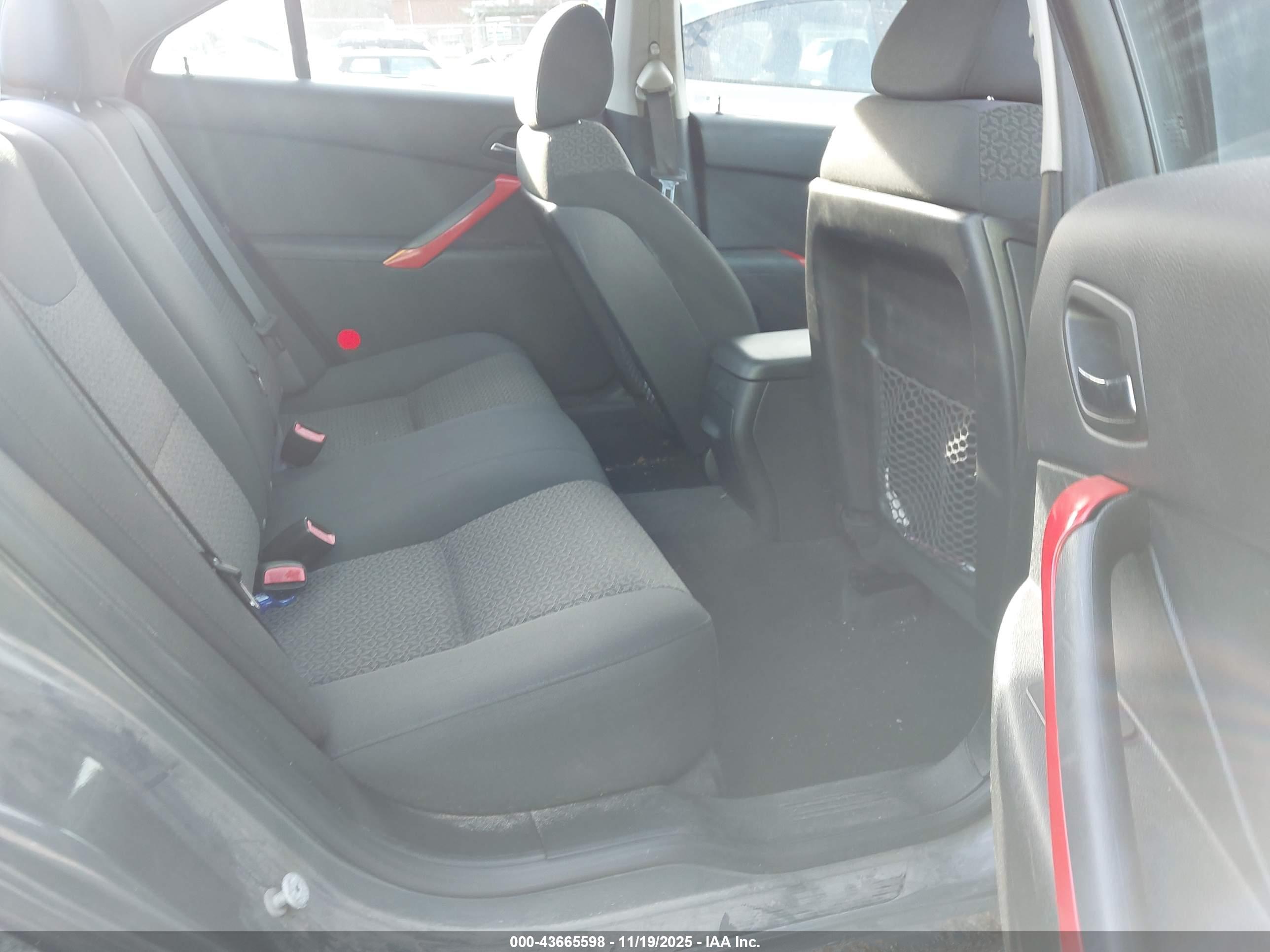PONTIAC G6 image 8