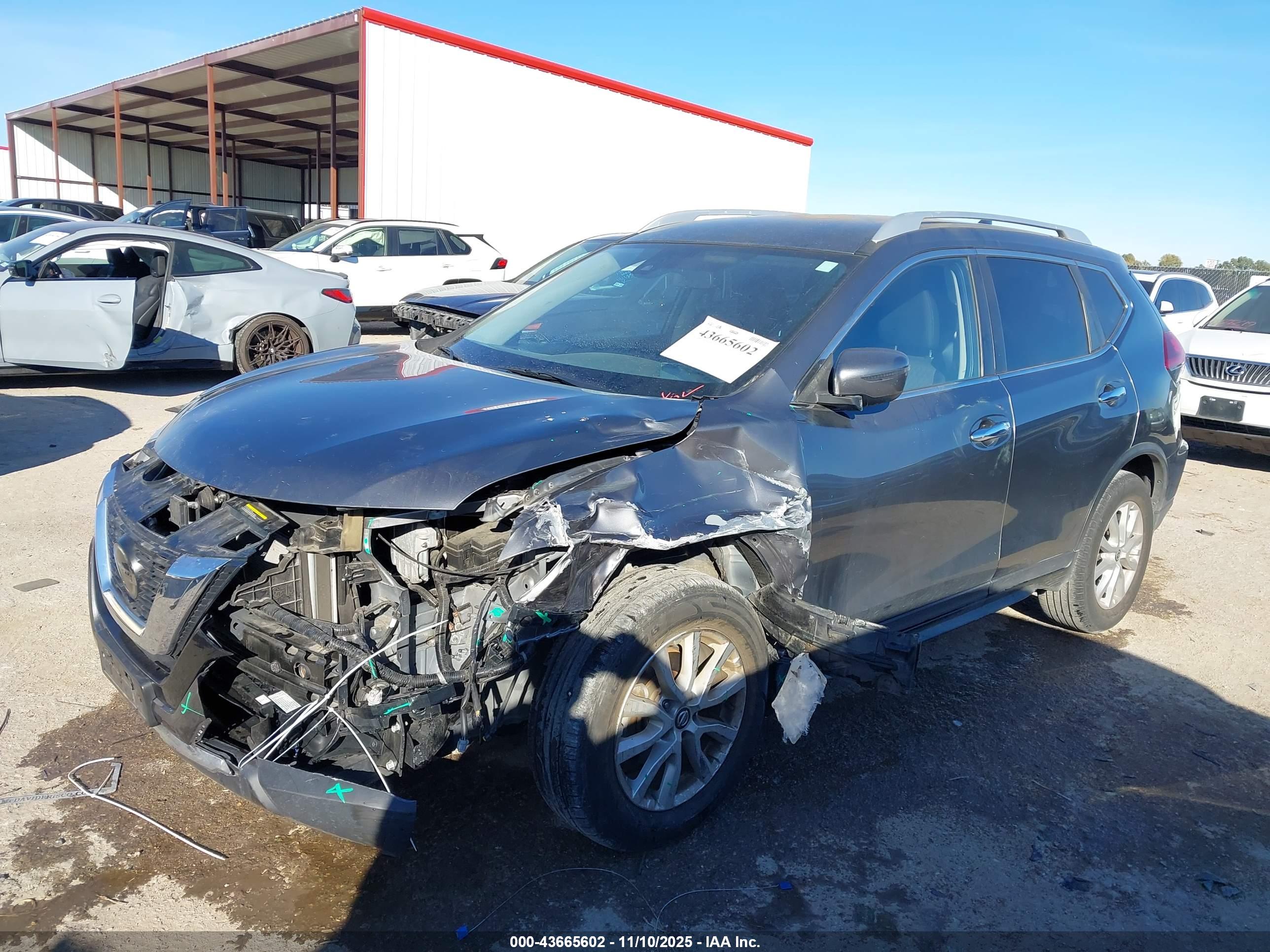 NISSAN ROGUE image 2