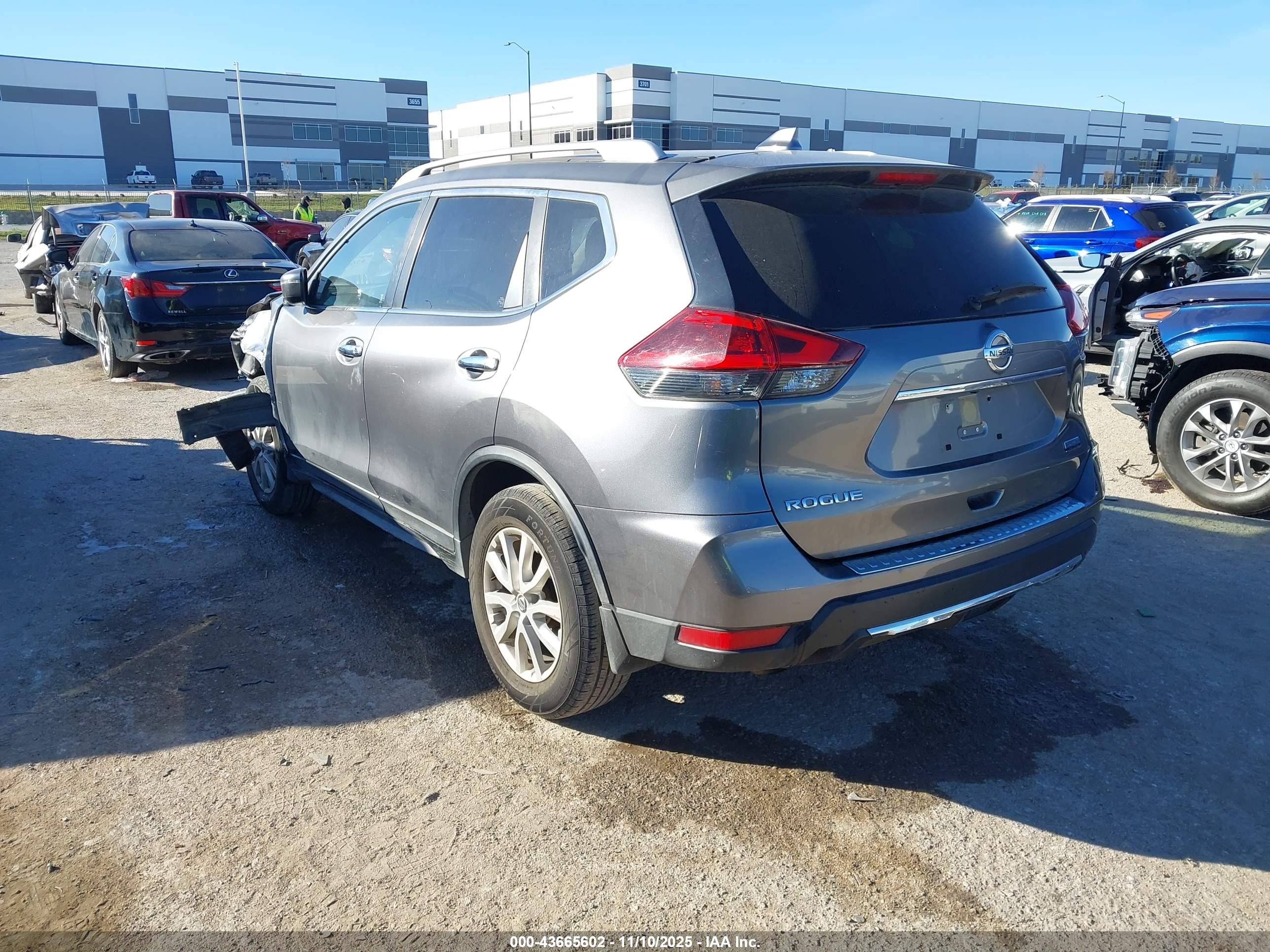 NISSAN ROGUE image 3