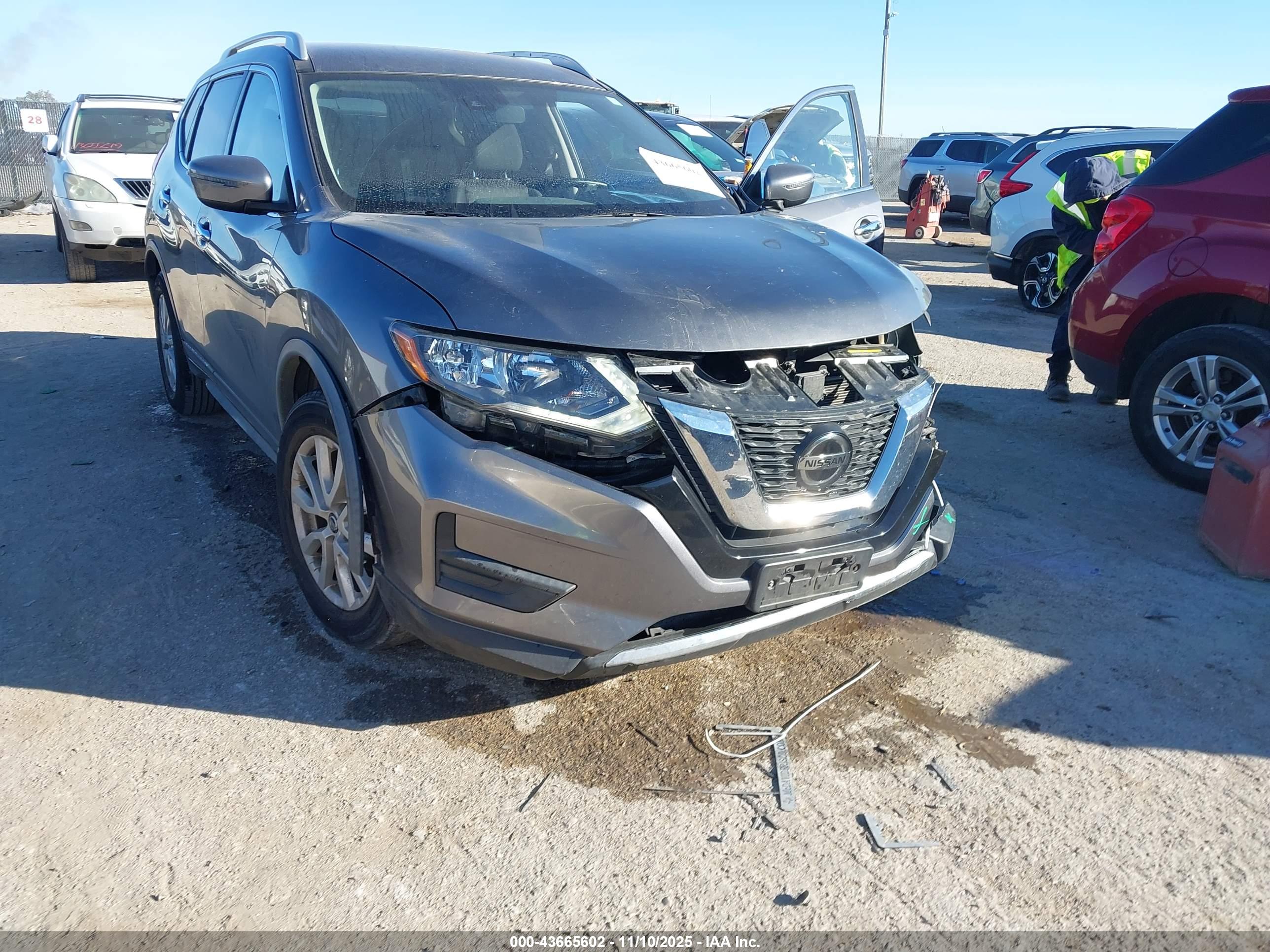 NISSAN ROGUE image 6