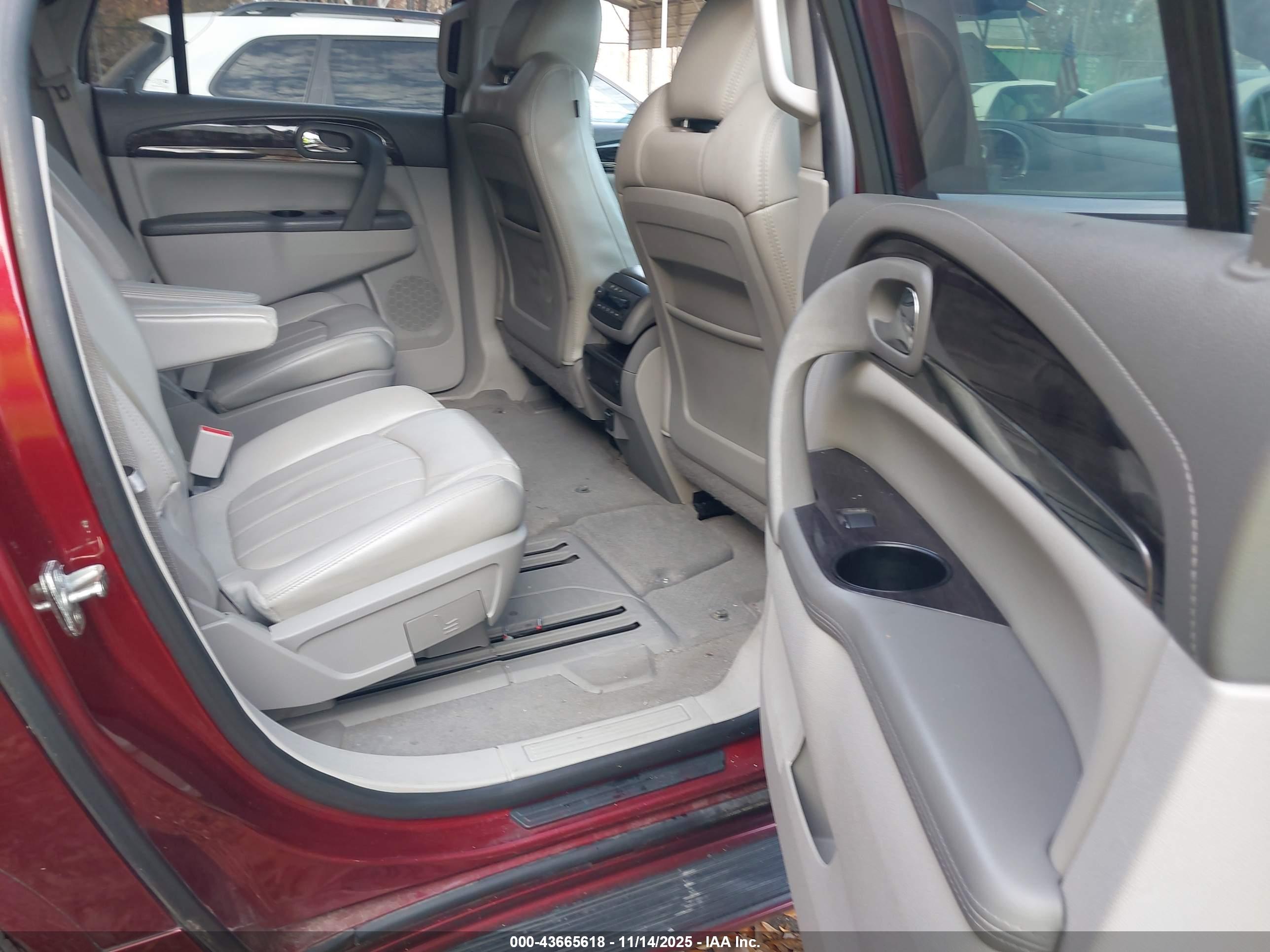 BUICK ENCLAVE image 8