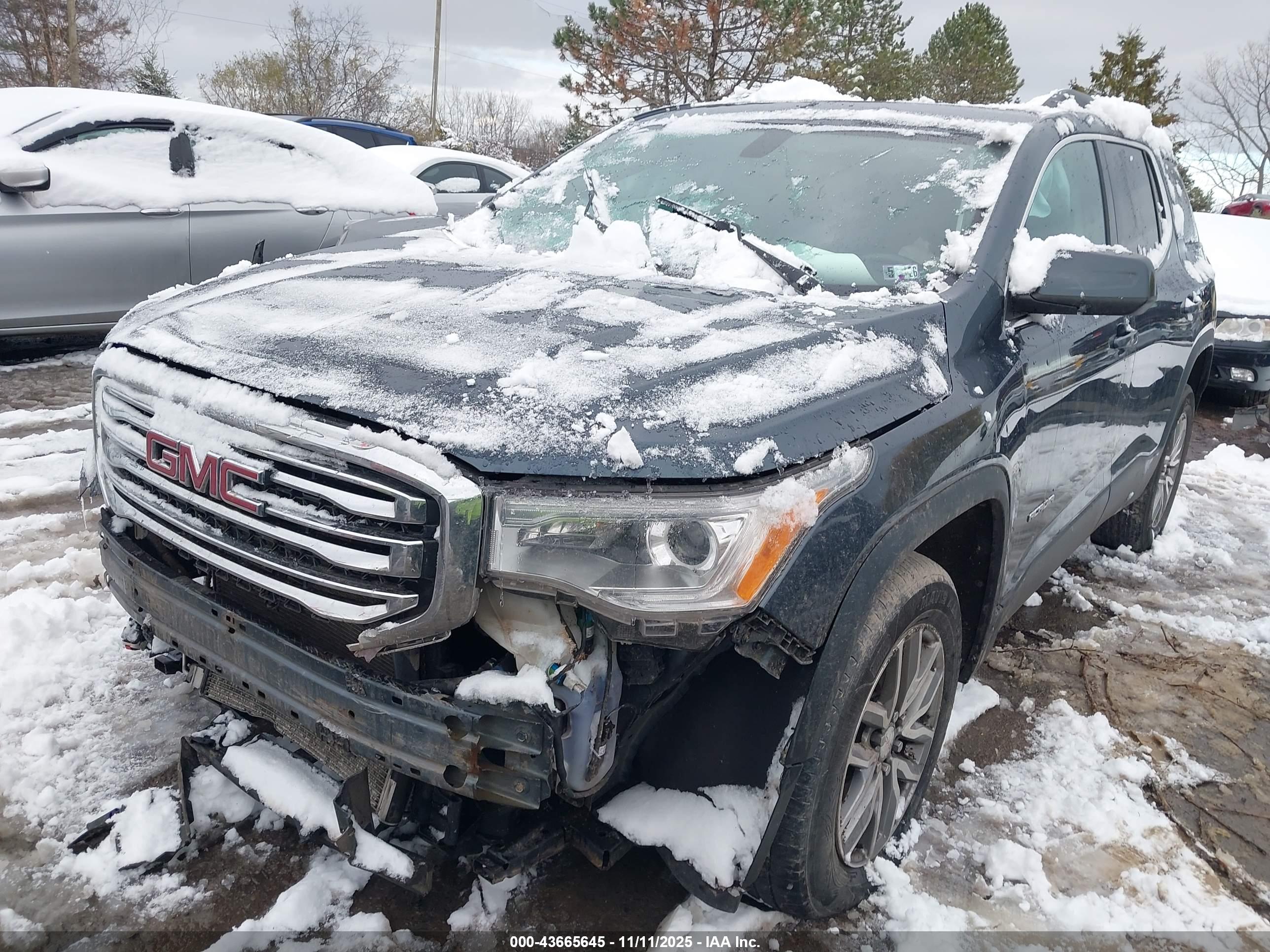 GMC ACADIA image 2