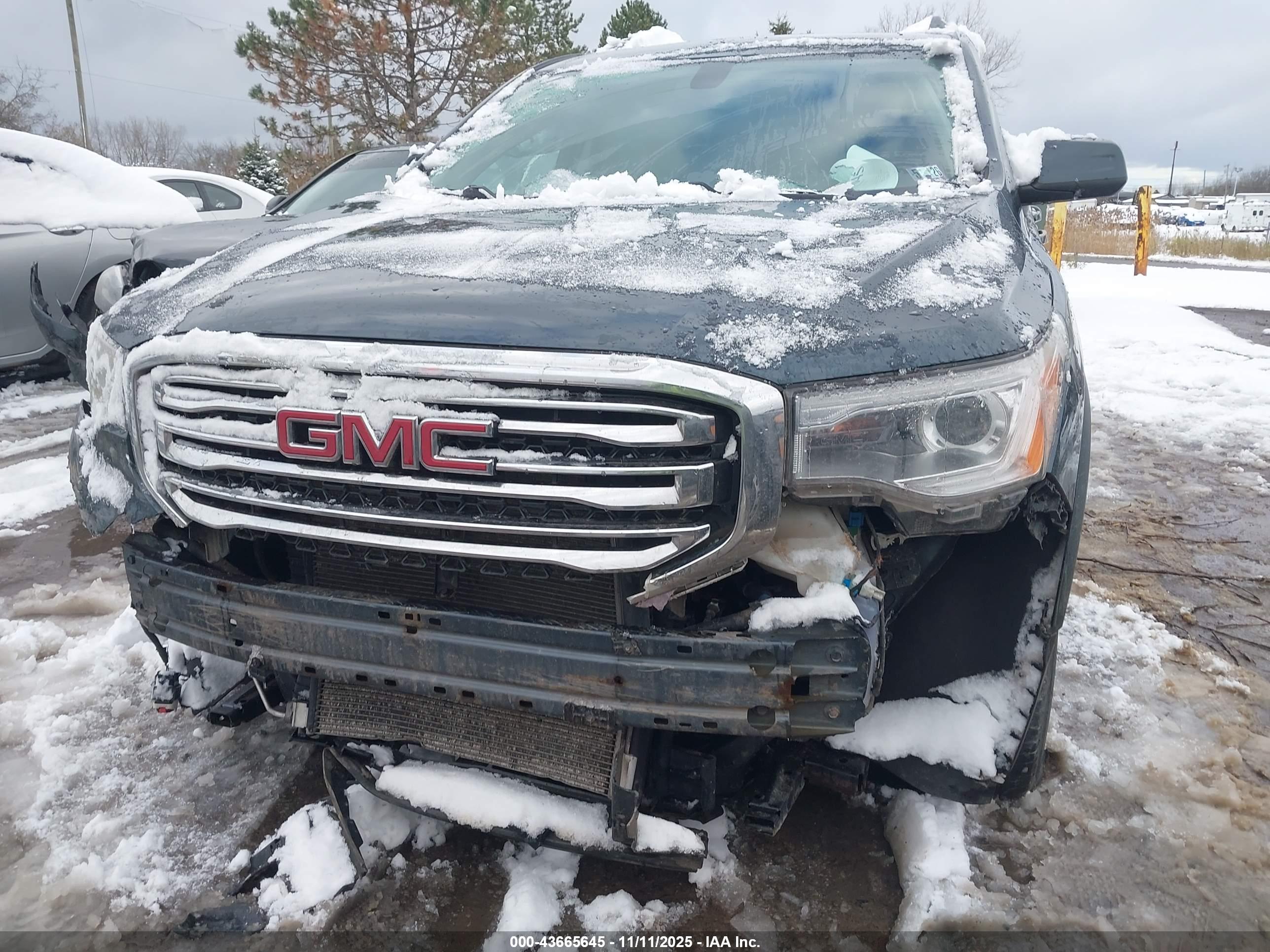 GMC ACADIA image 6