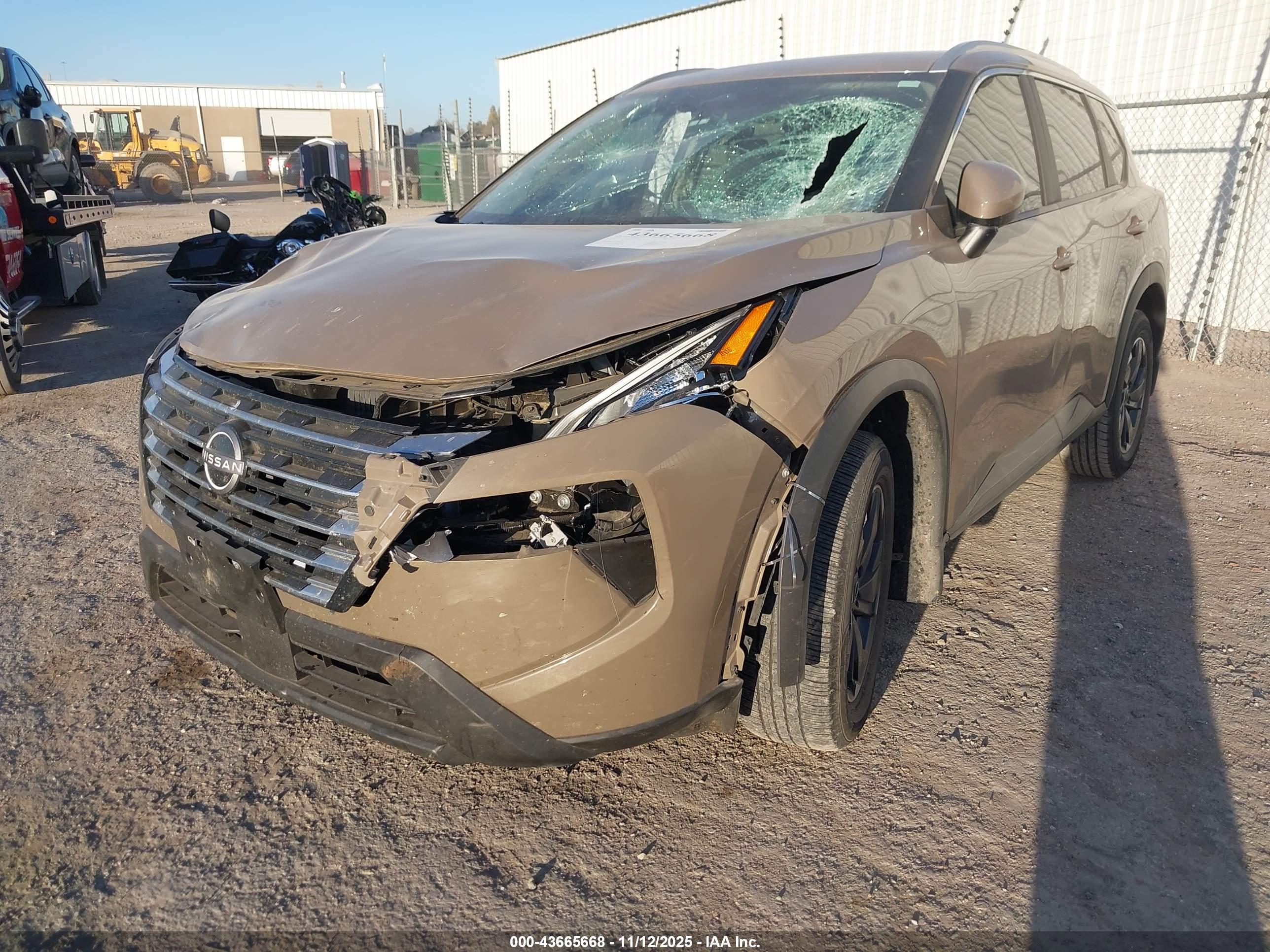 NISSAN ROGUE image 2