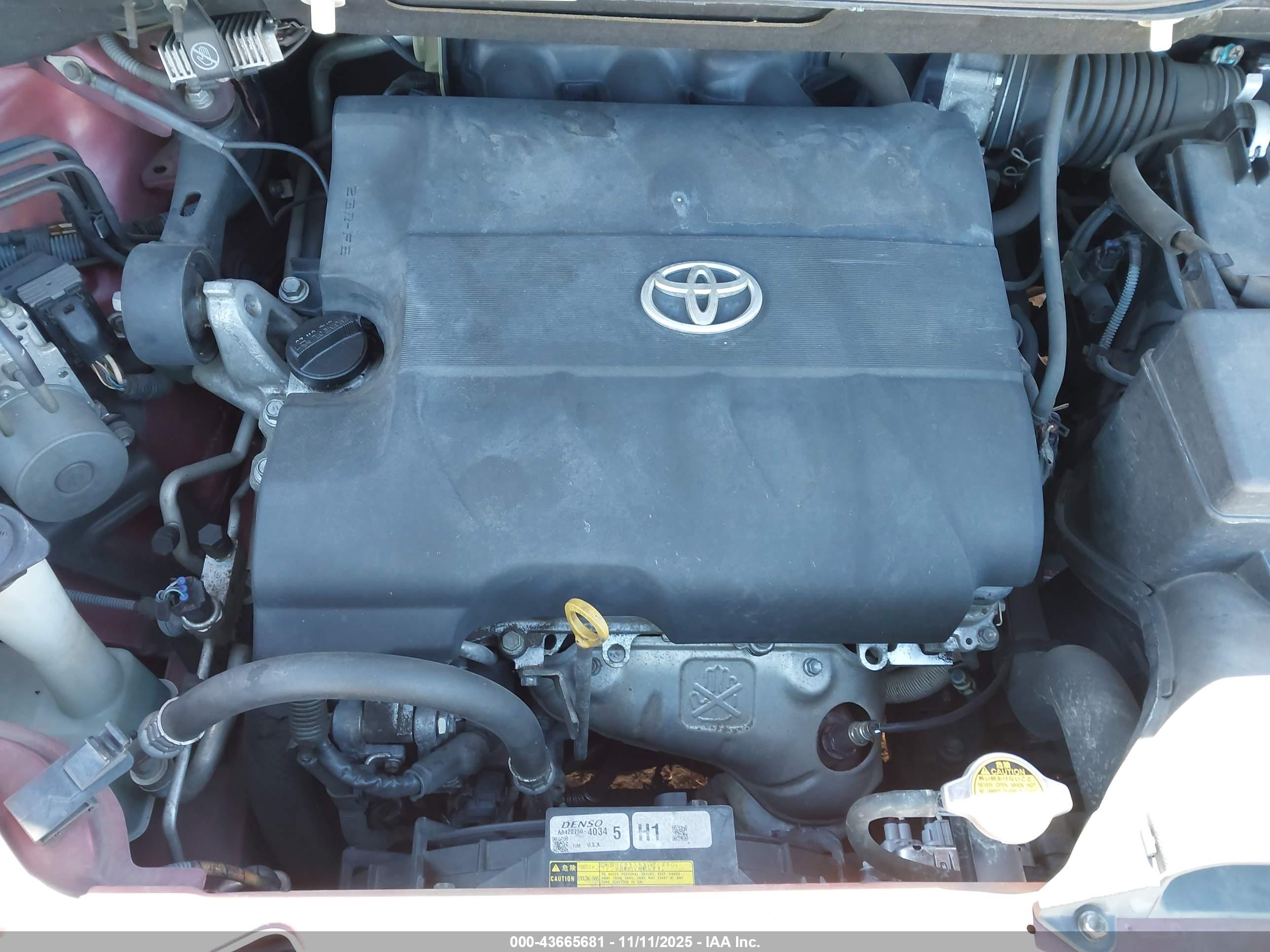 TOYOTA SIENNA image 10