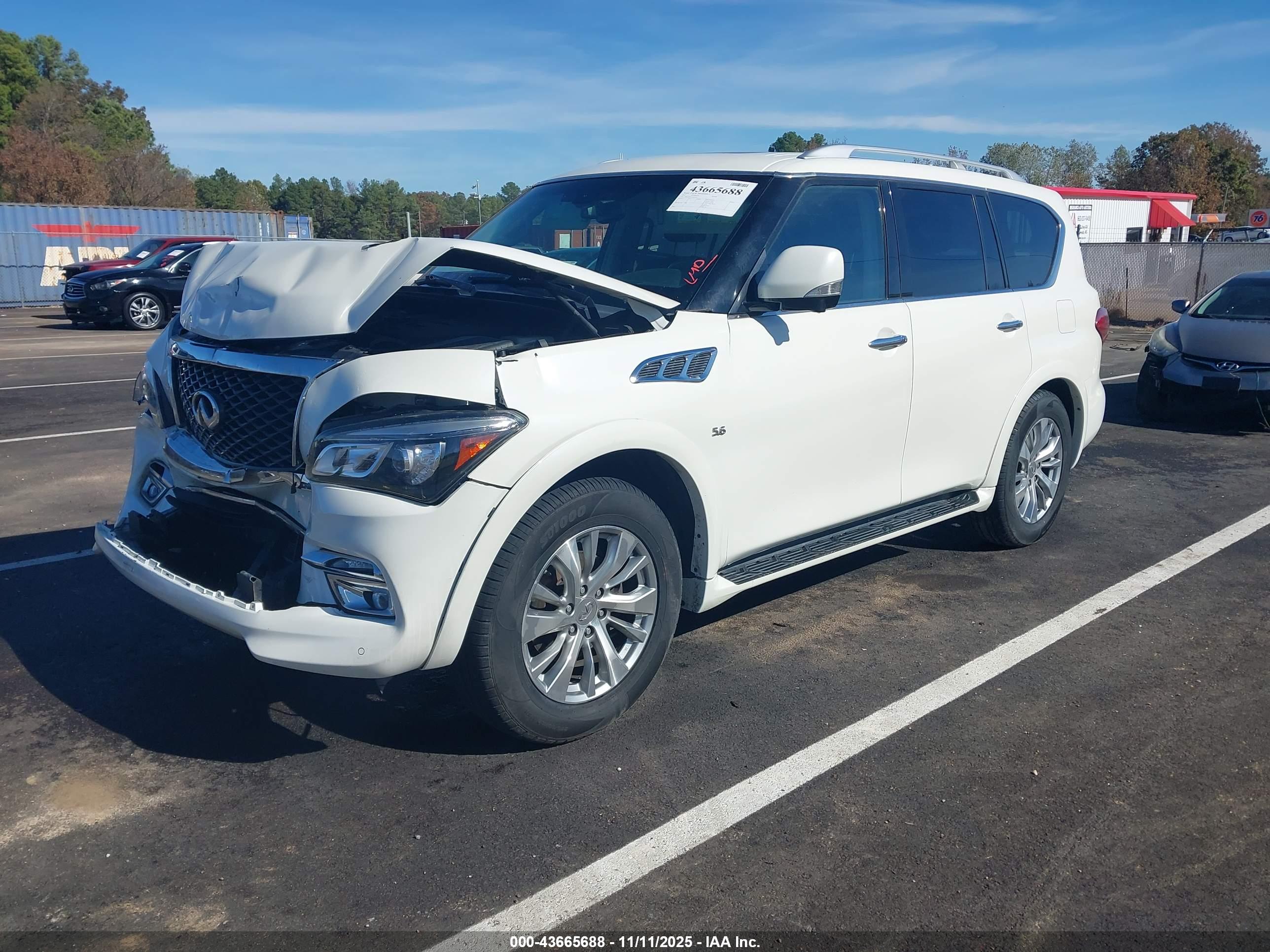 INFINITI QX80 image 2