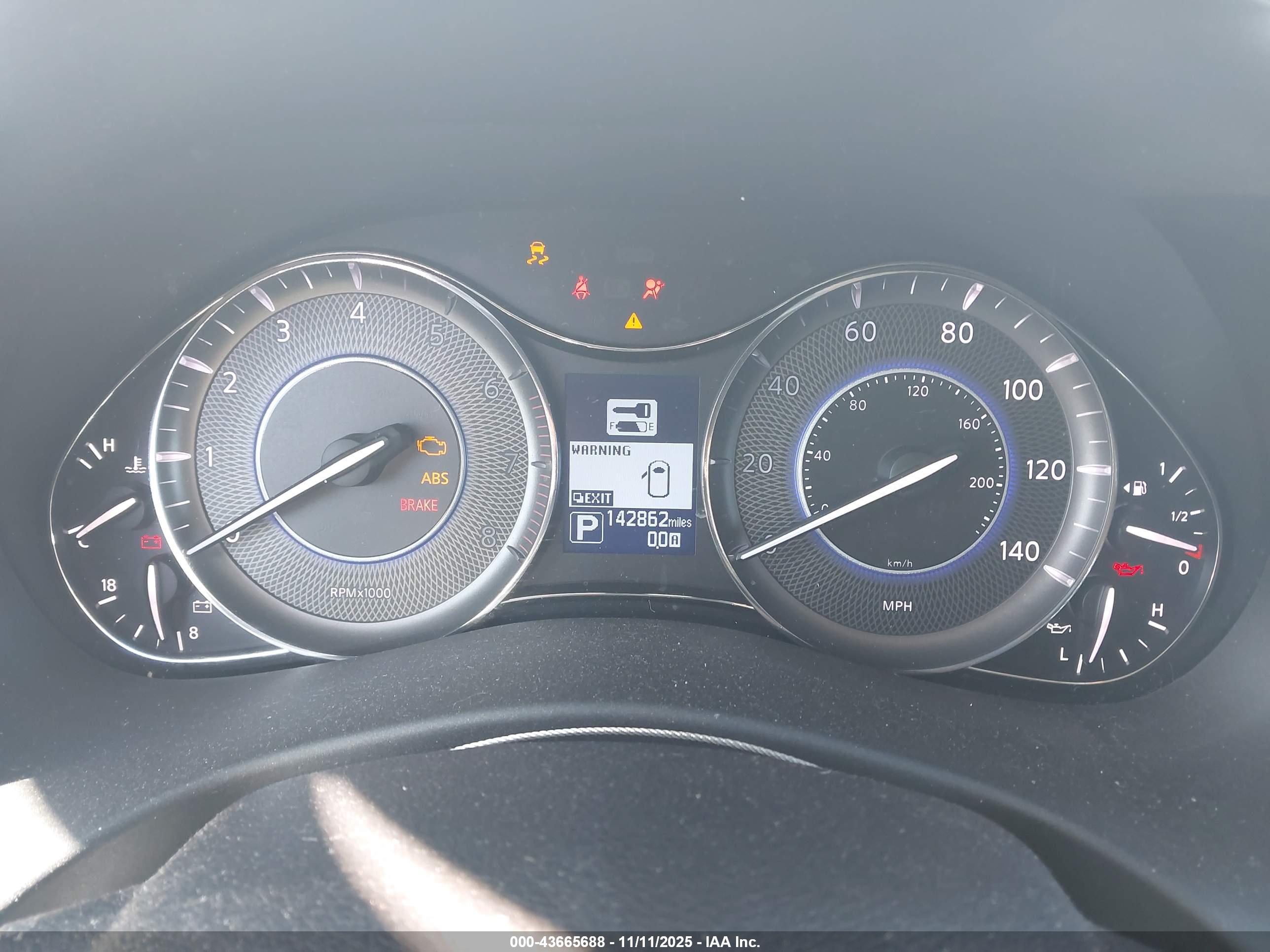 INFINITI QX80 image 7