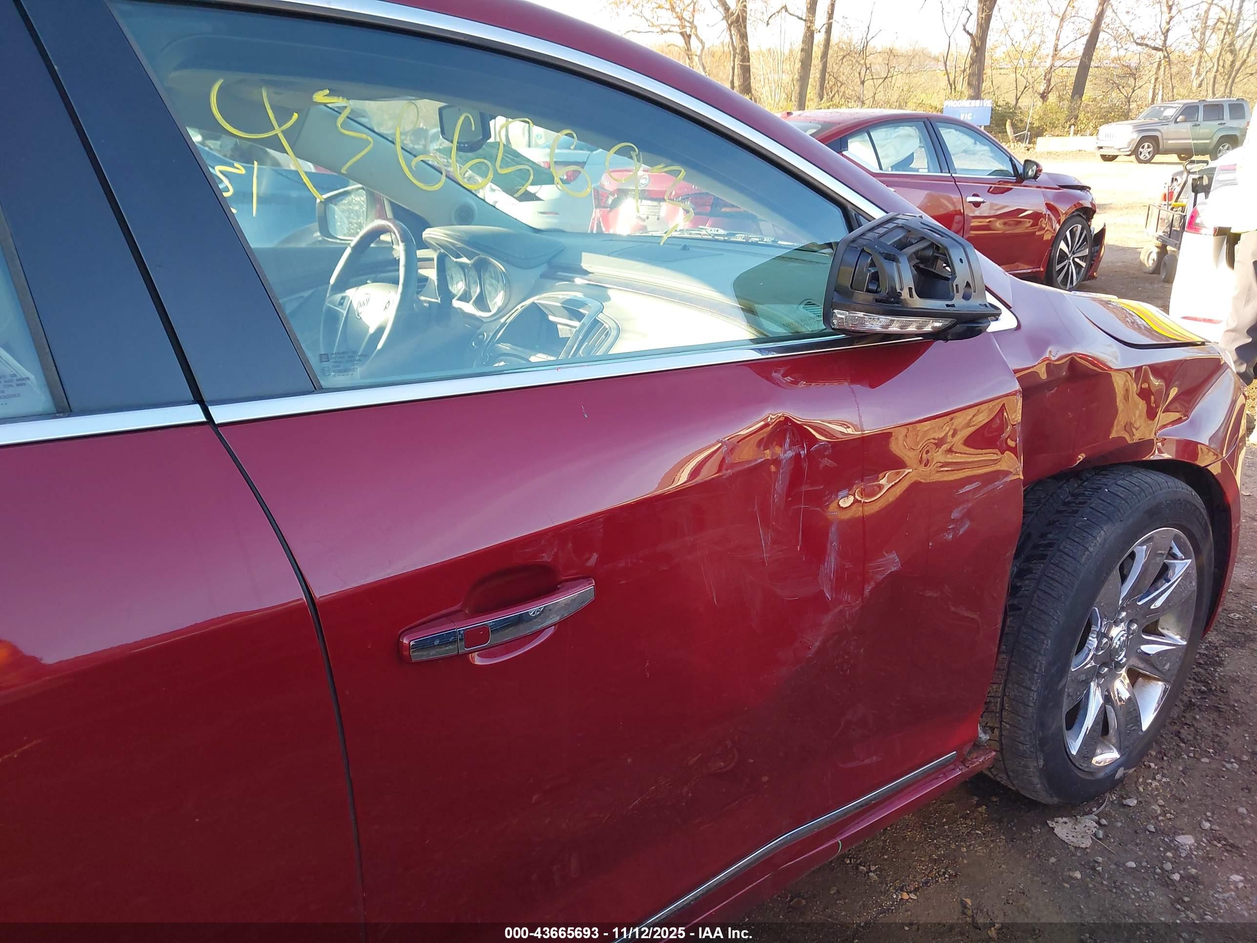 BUICK LACROSSE image 6