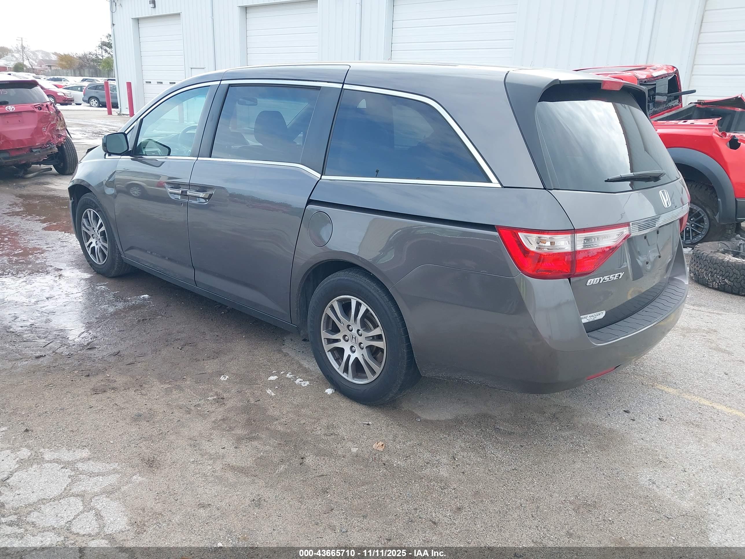 HONDA ODYSSEY image 3
