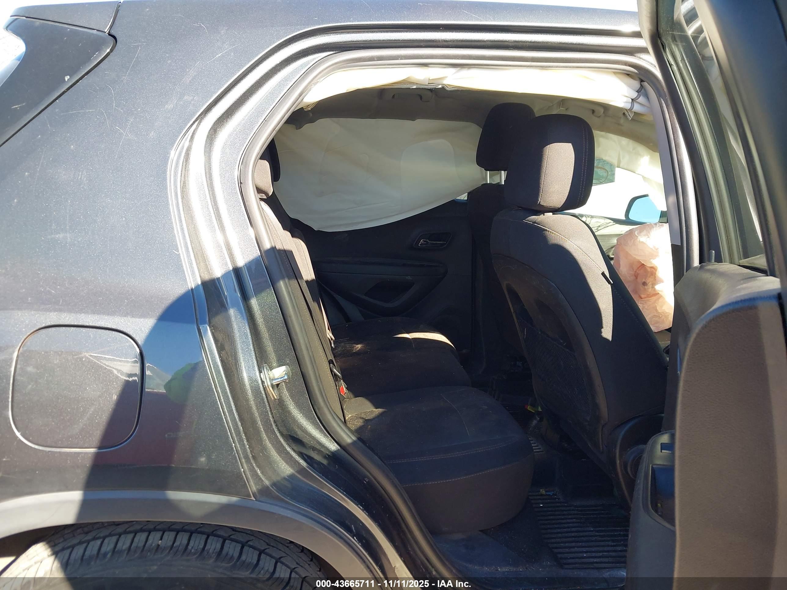CHEVROLET TRAX image 8