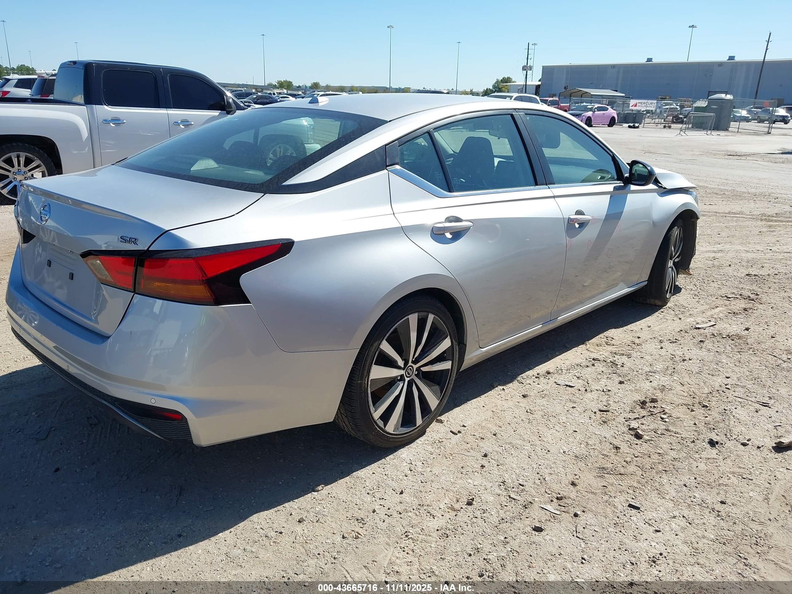 NISSAN ALTIMA image 4
