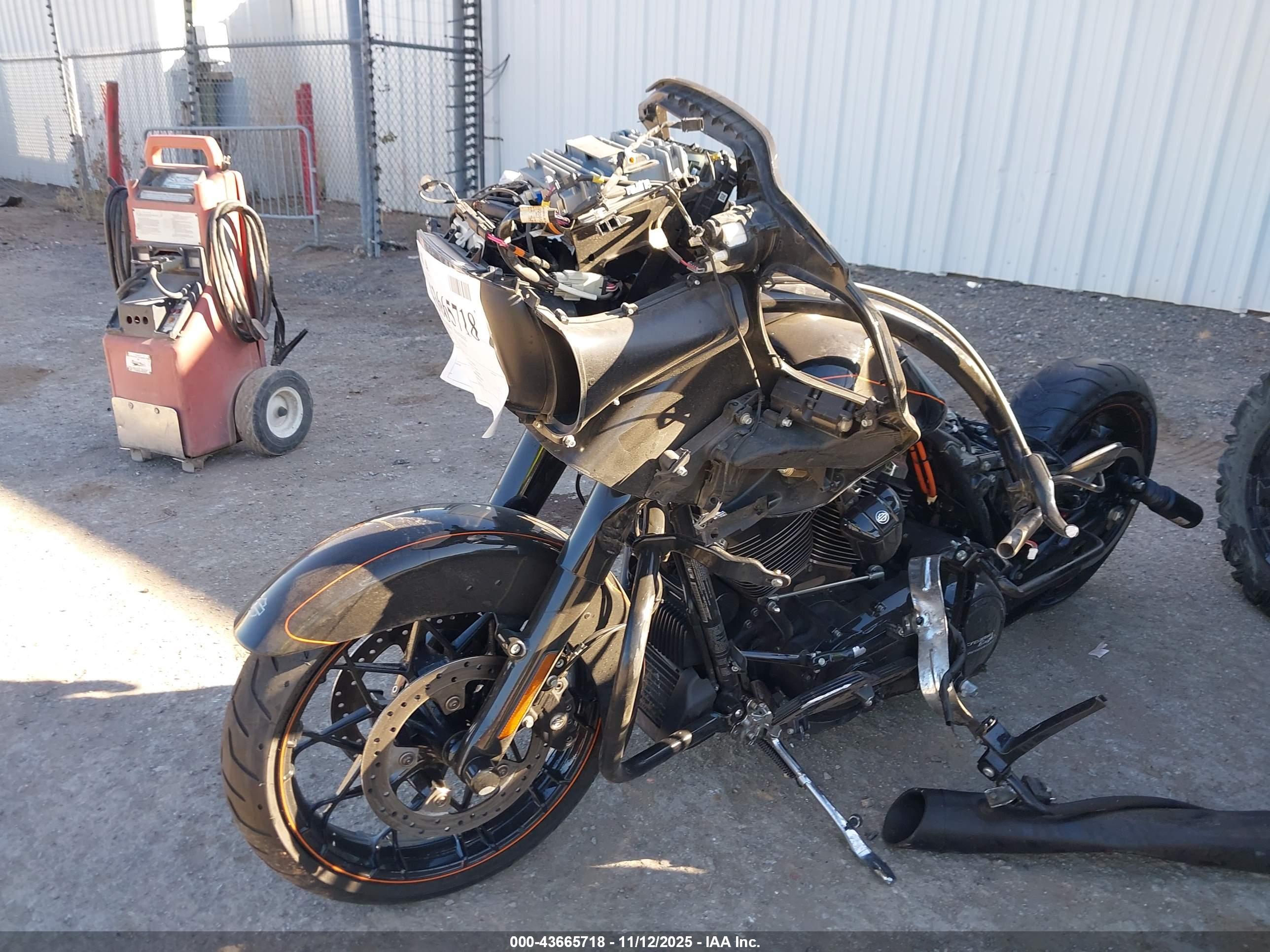 HARLEY-DAVIDSON FLTRXS image 2