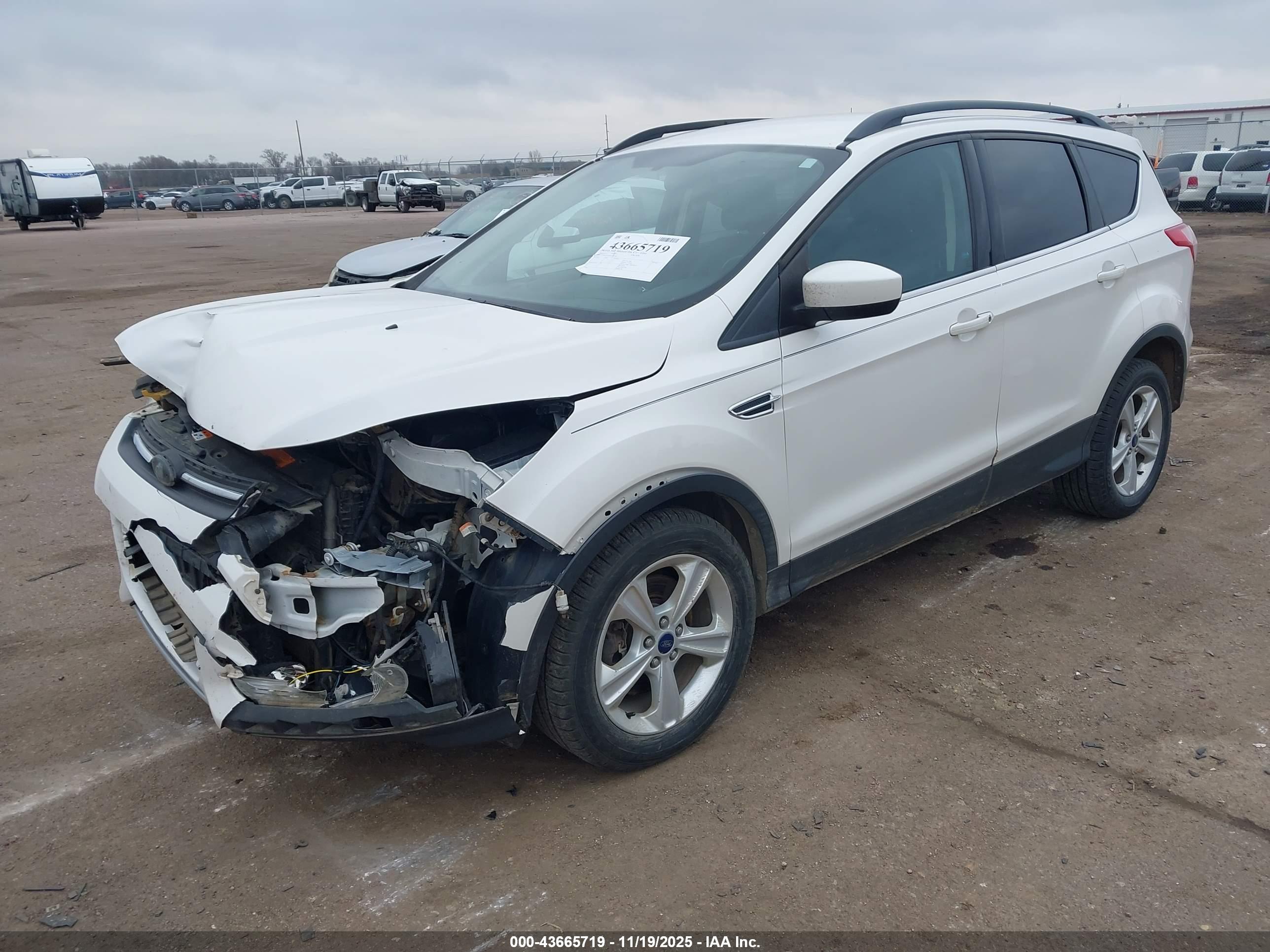 FORD ESCAPE image 2