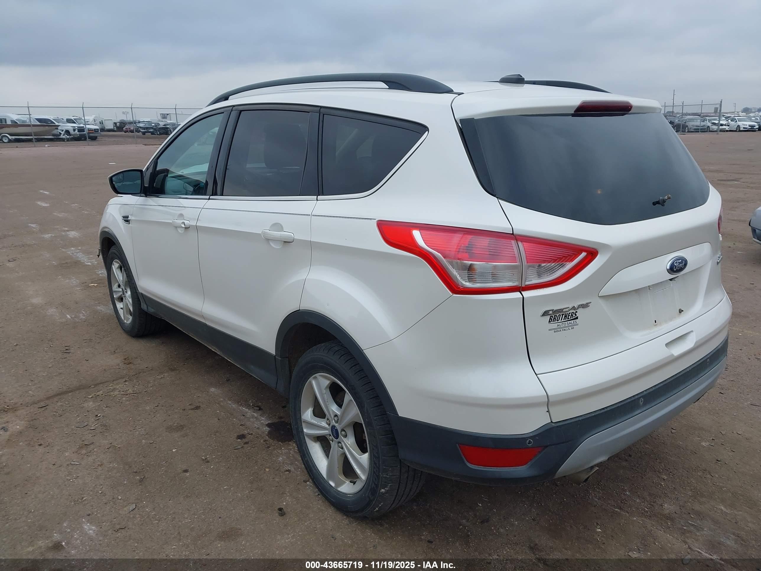 FORD ESCAPE image 3
