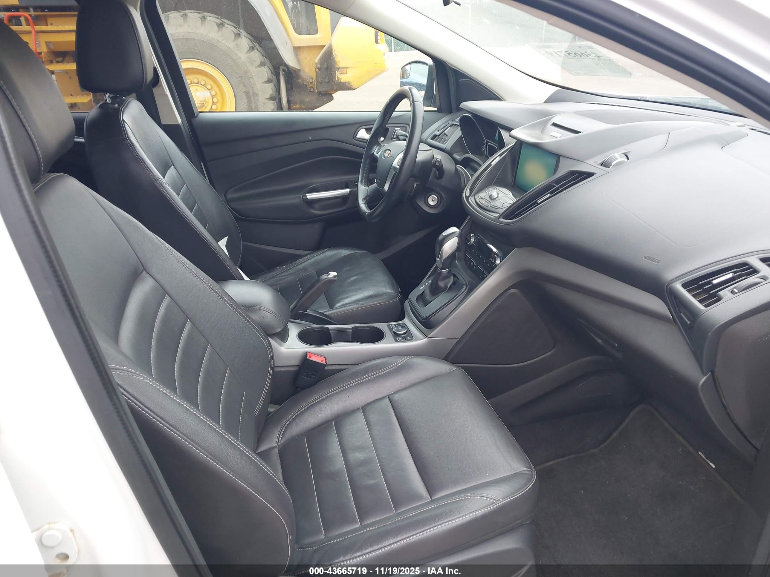 FORD ESCAPE image 5