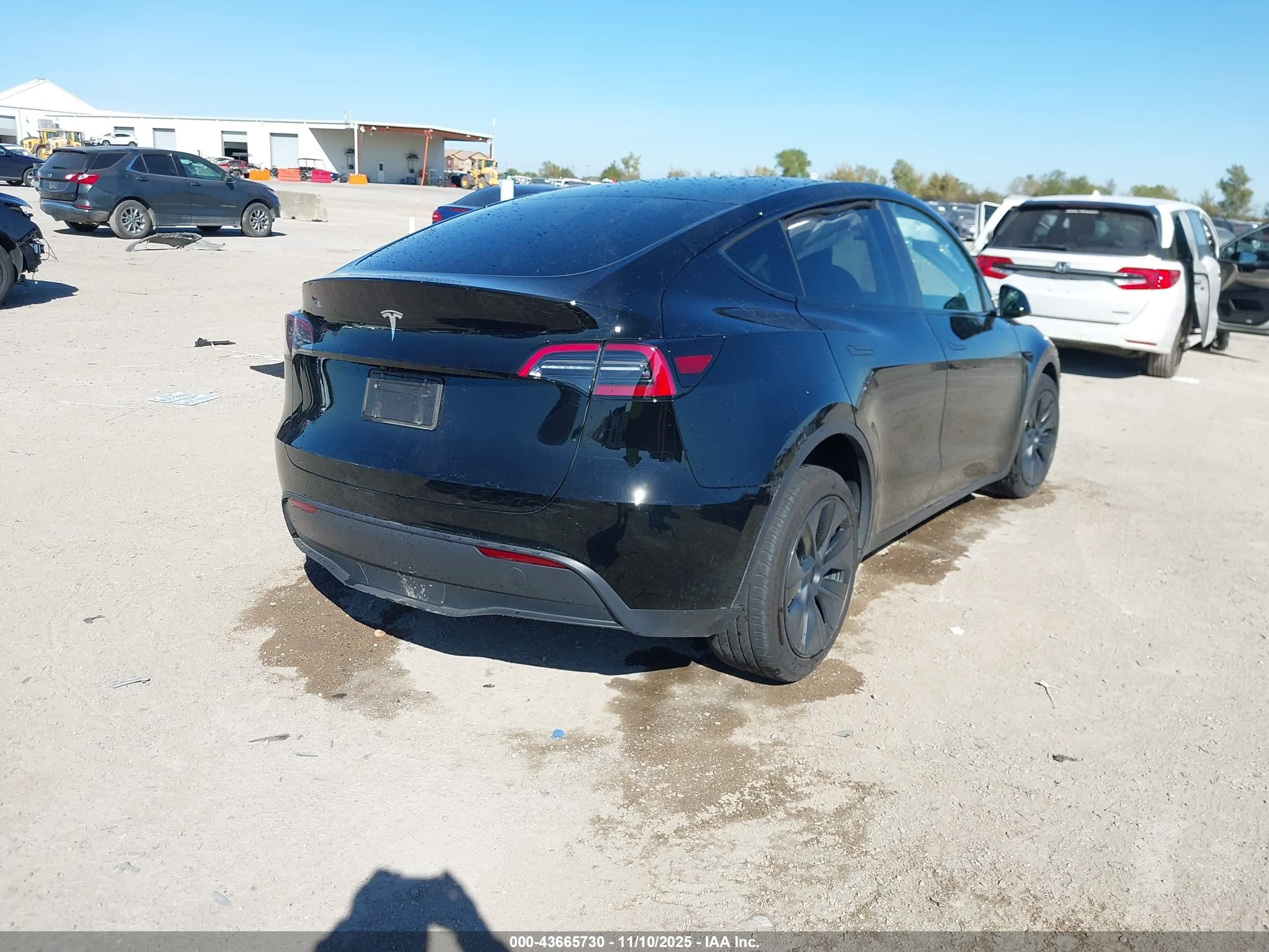 TESLA MODEL image 4