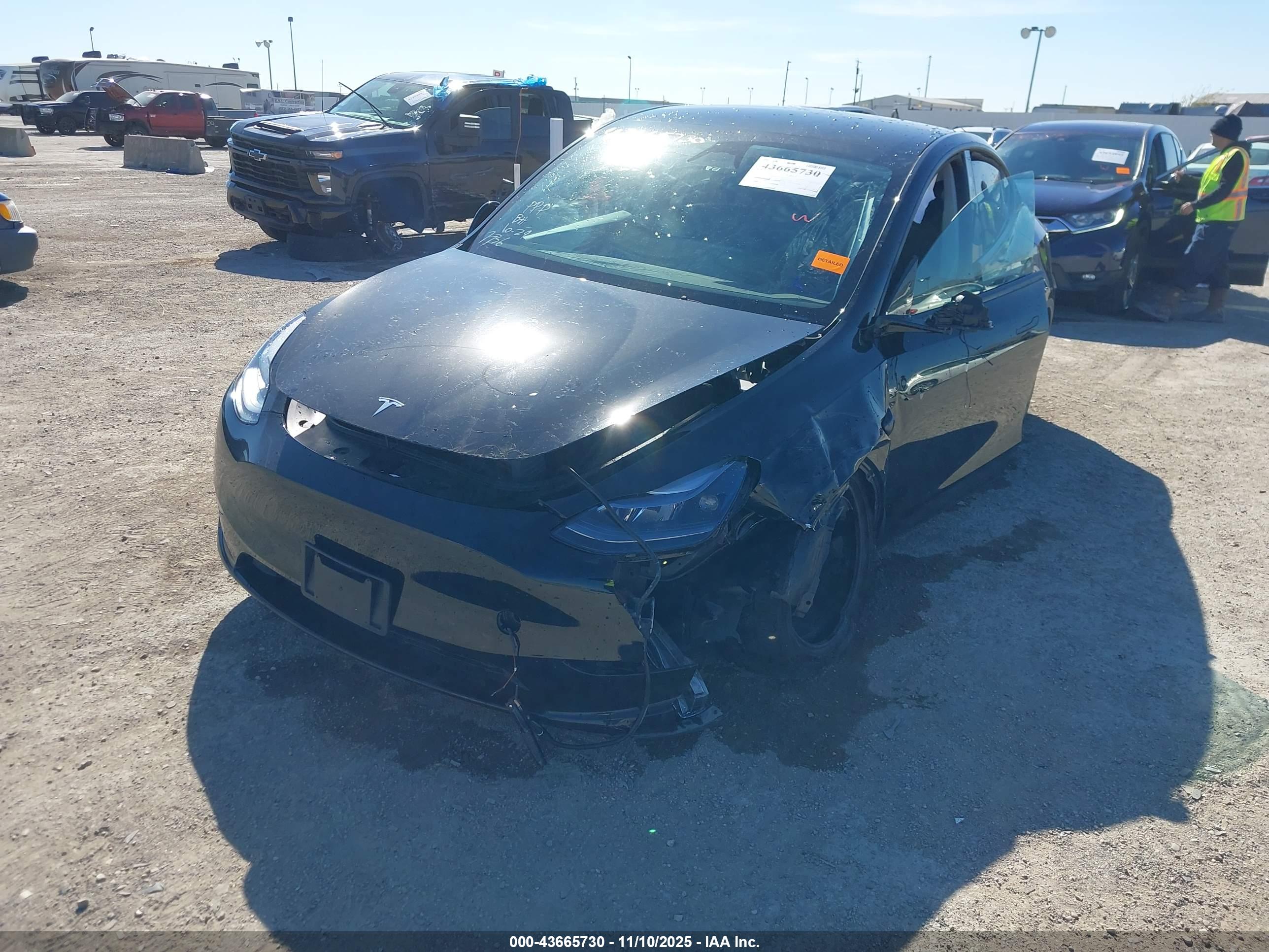 TESLA MODEL image 6