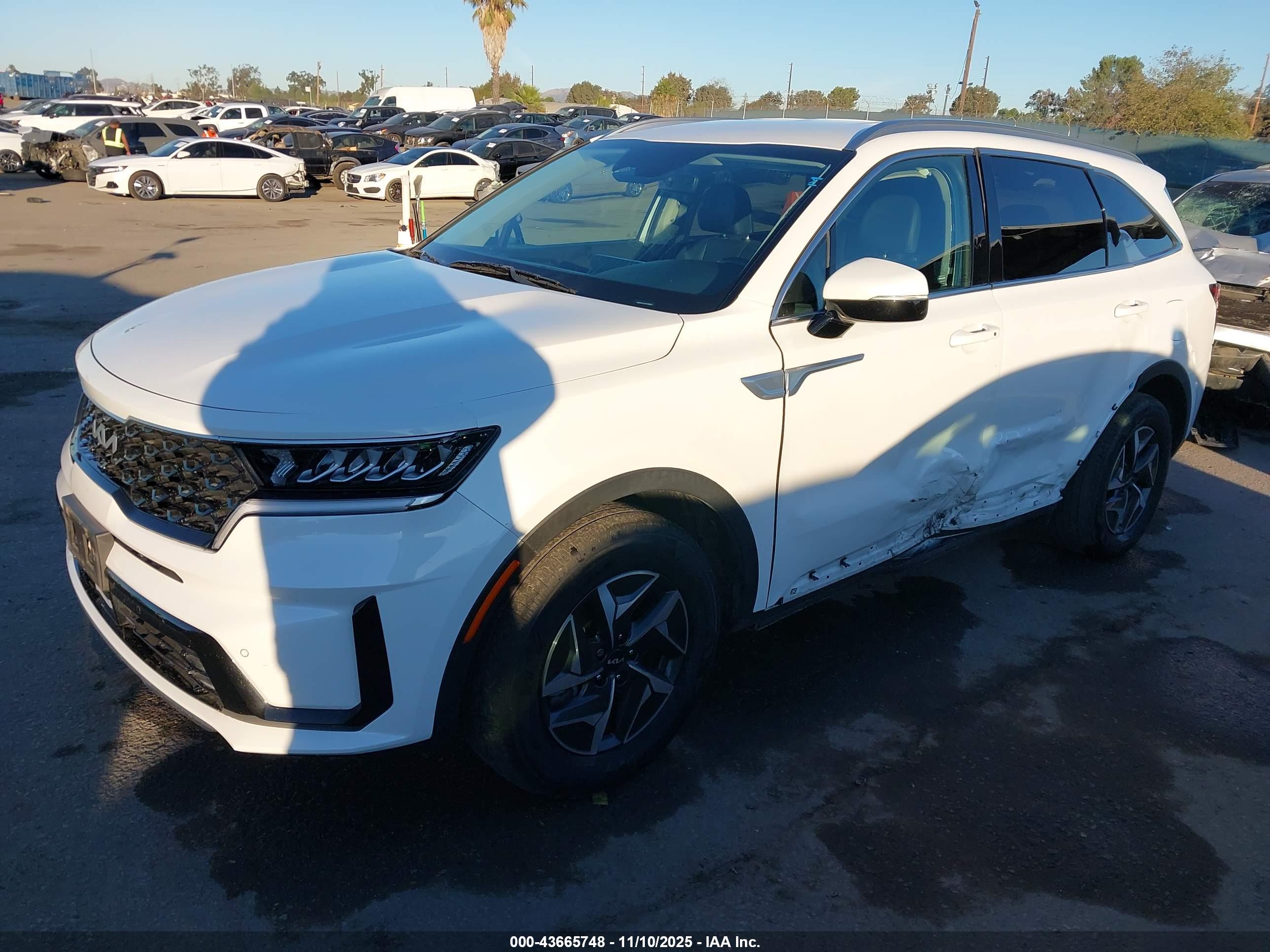 KIA SORENTO image 2