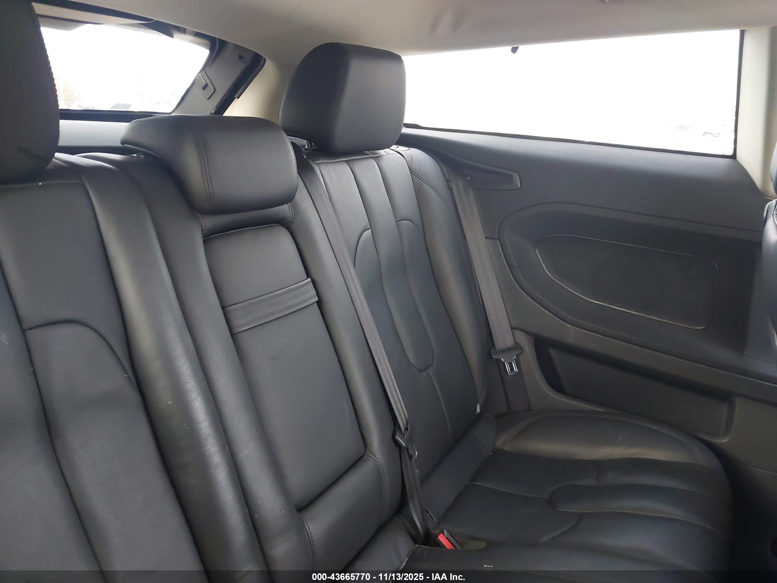 LAND ROVER image 8