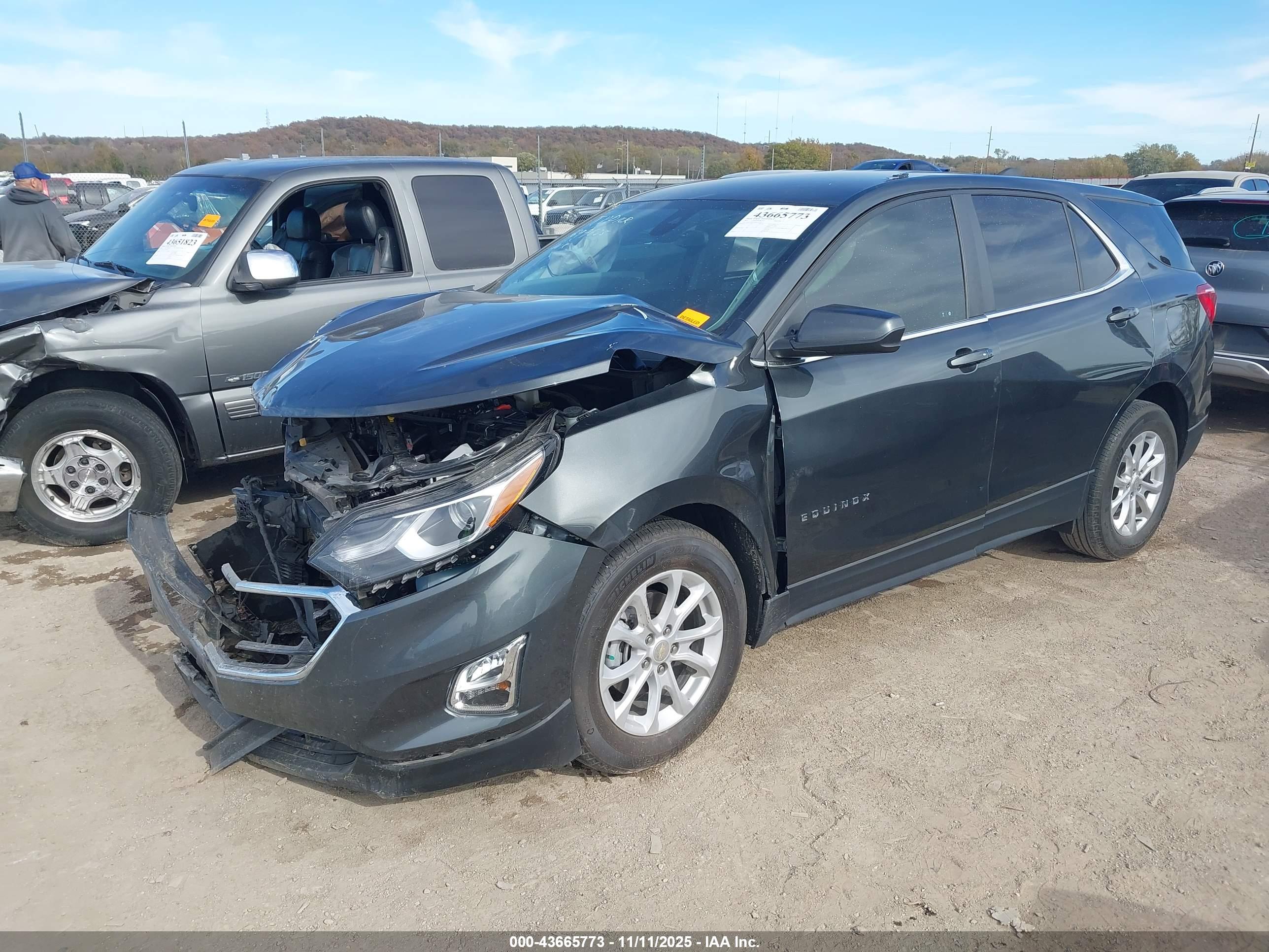 CHEVROLET EQUINOX image 2