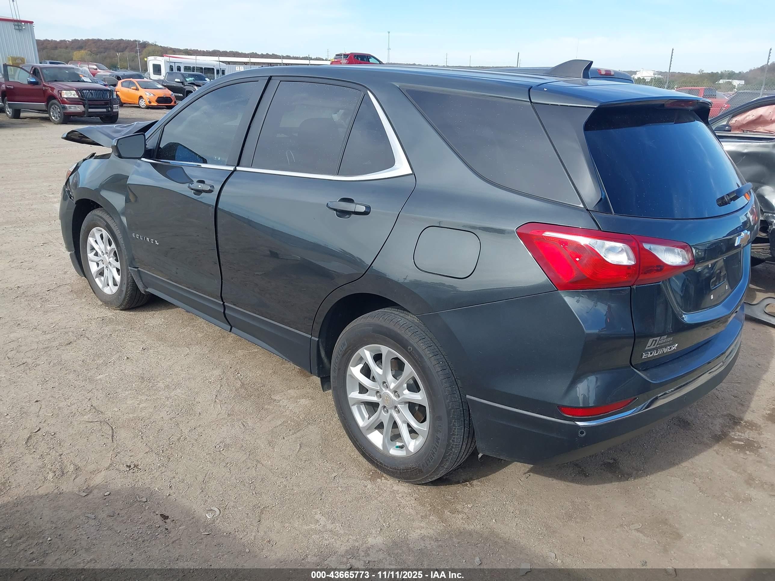 CHEVROLET EQUINOX image 3