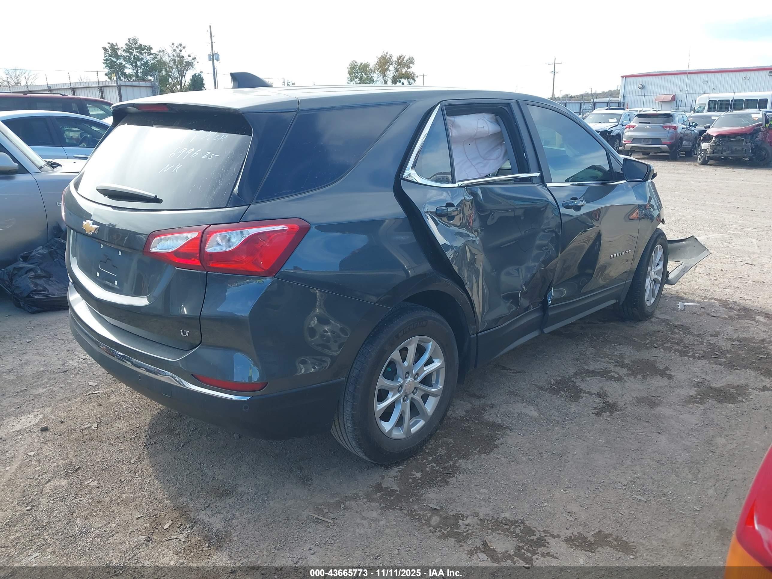 CHEVROLET EQUINOX image 4