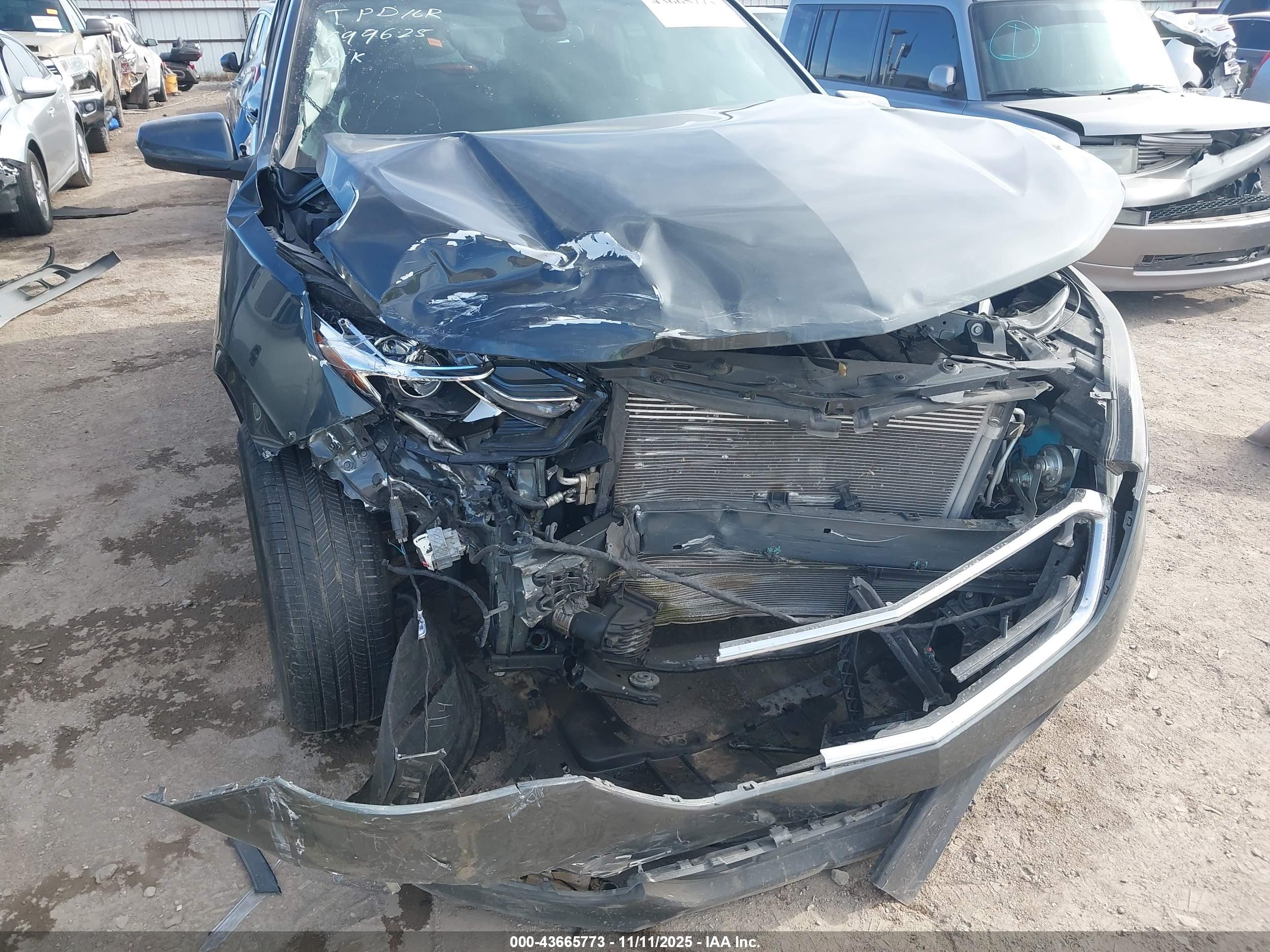 CHEVROLET EQUINOX image 6