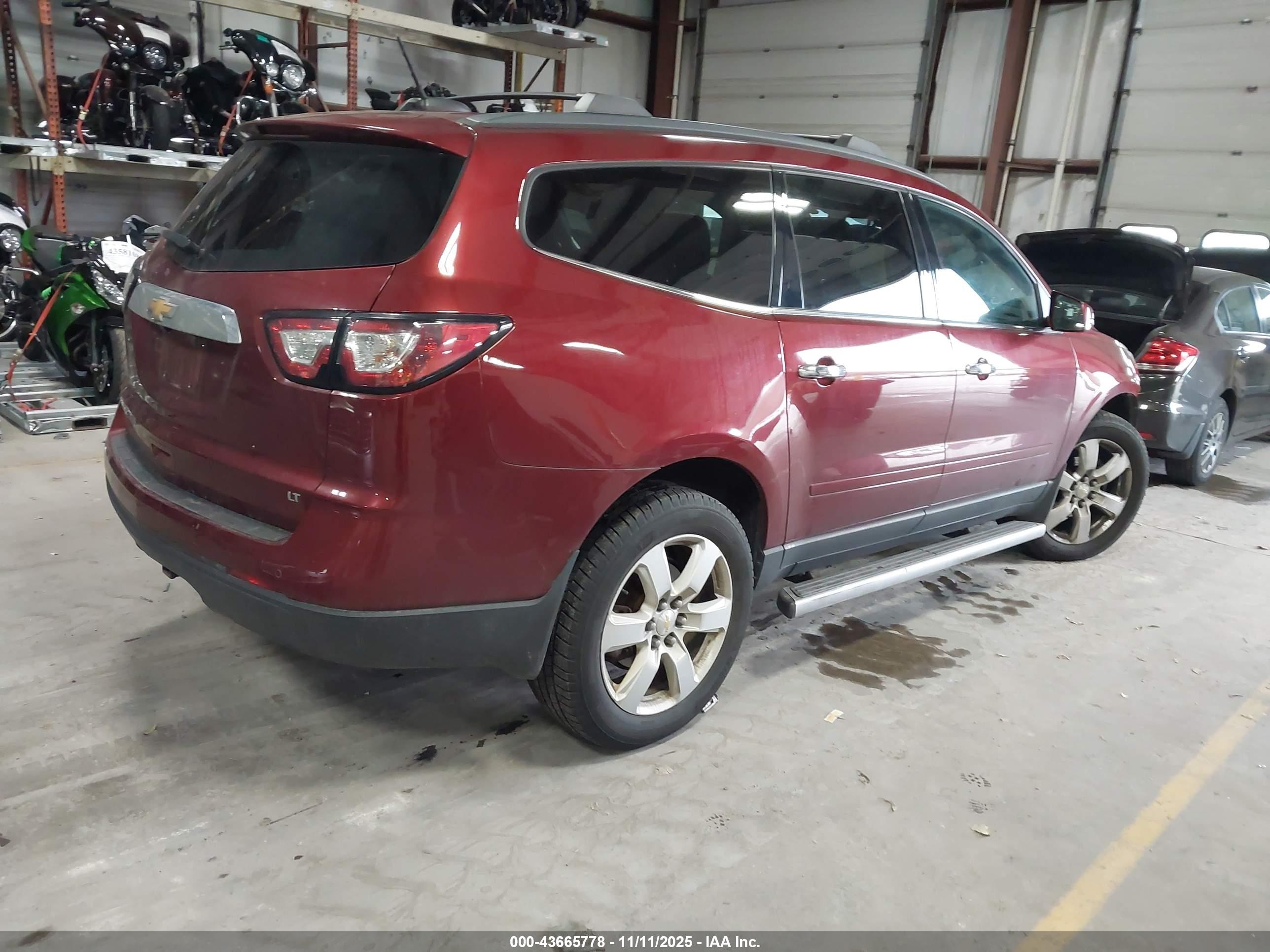 CHEVROLET TRAVERSE image 4
