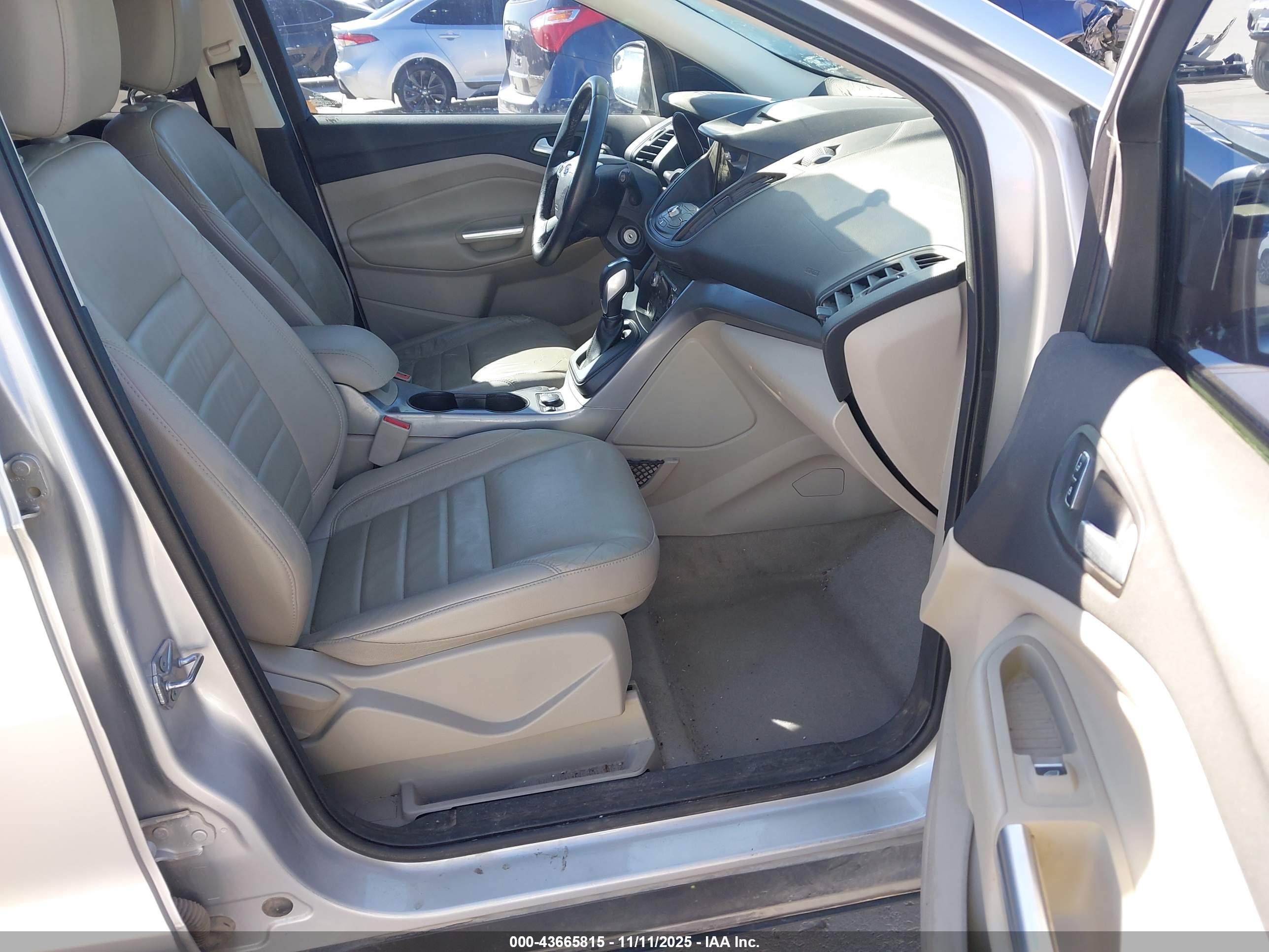 FORD ESCAPE image 5